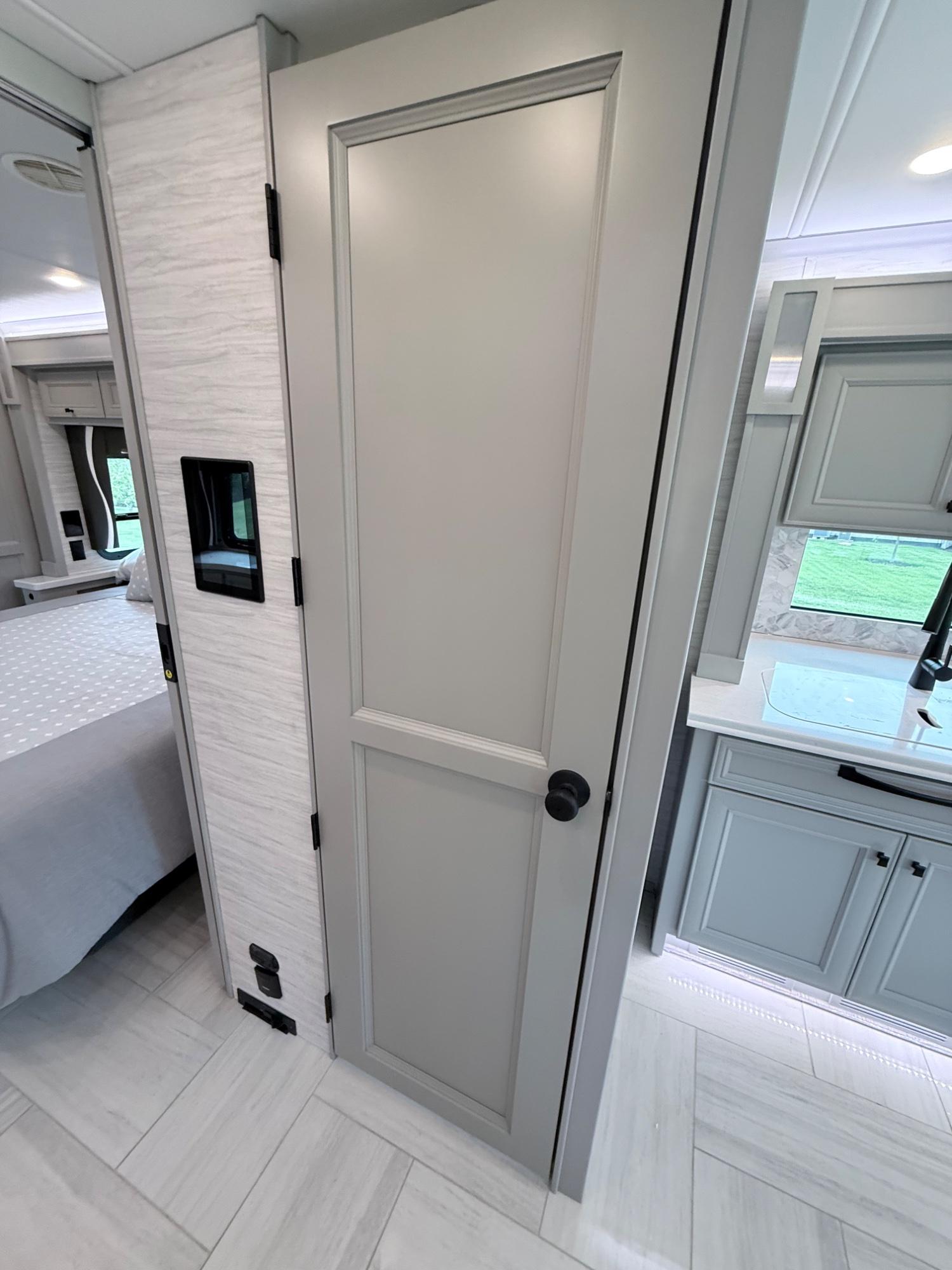 2026 TIFFIN MOTORHOMES 2026 TIFFIN MOTORHOMES PHAETON - thumbnail 25