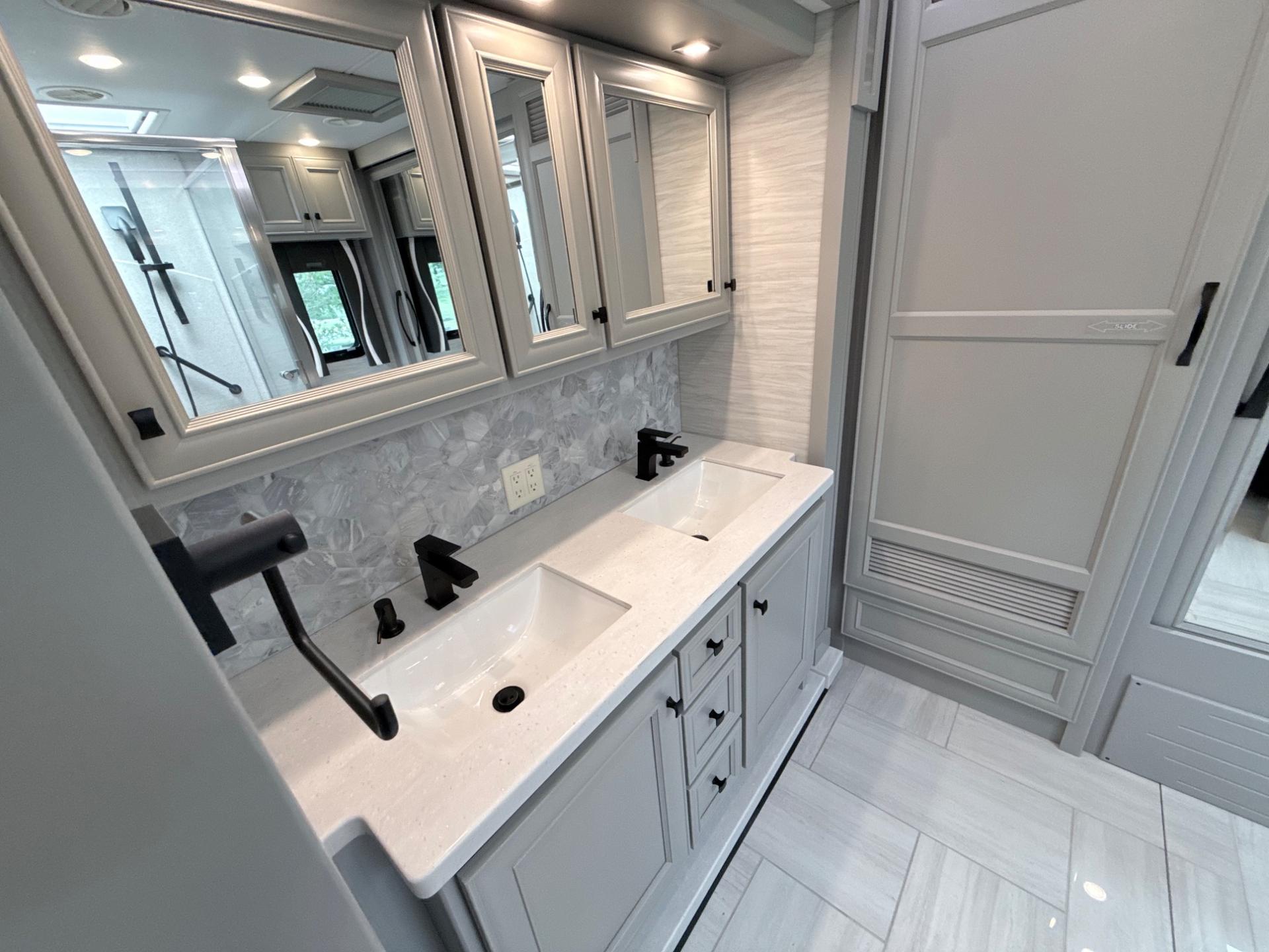 2026 TIFFIN MOTORHOMES 2026 TIFFIN MOTORHOMES PHAETON - thumbnail 33