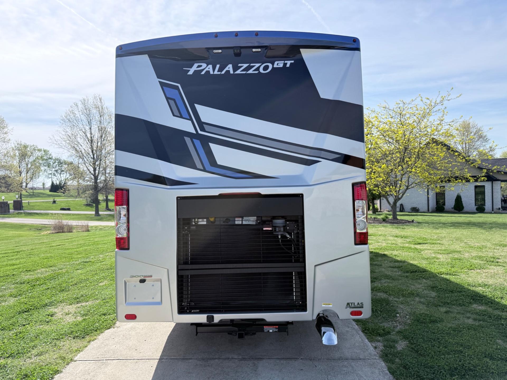 2026 Thor Motor Coach 2026 Thor Motor Coach Palazzo - thumbnail 4