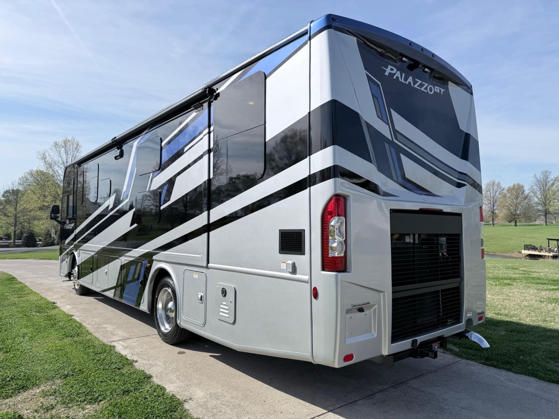 2026 Thor Motor Coach 2026 Thor Motor Coach Palazzo - thumbnail 5