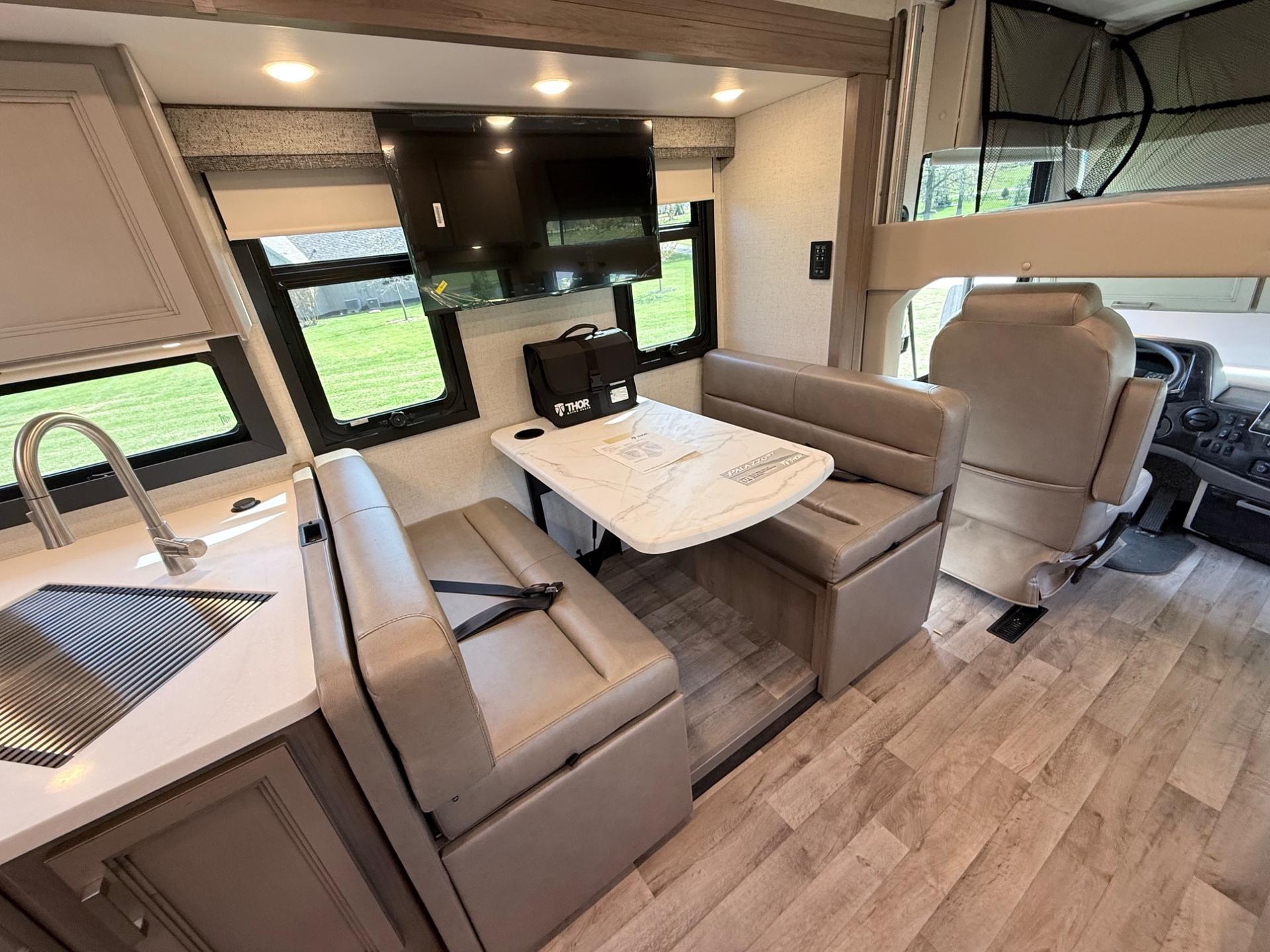 2026 Thor Motor Coach 2026 Thor Motor Coach Palazzo - thumbnail 12