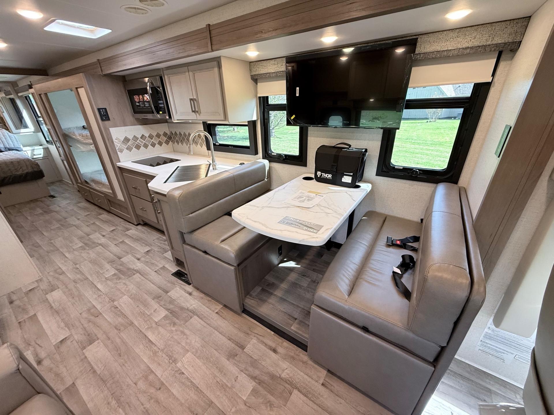 2026 Thor Motor Coach 2026 Thor Motor Coach Palazzo - thumbnail 13