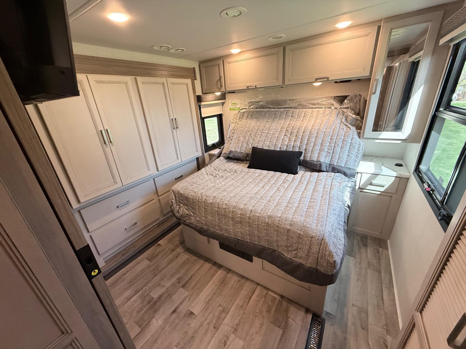 2026 Thor Motor Coach 2026 Thor Motor Coach Palazzo - thumbnail 23