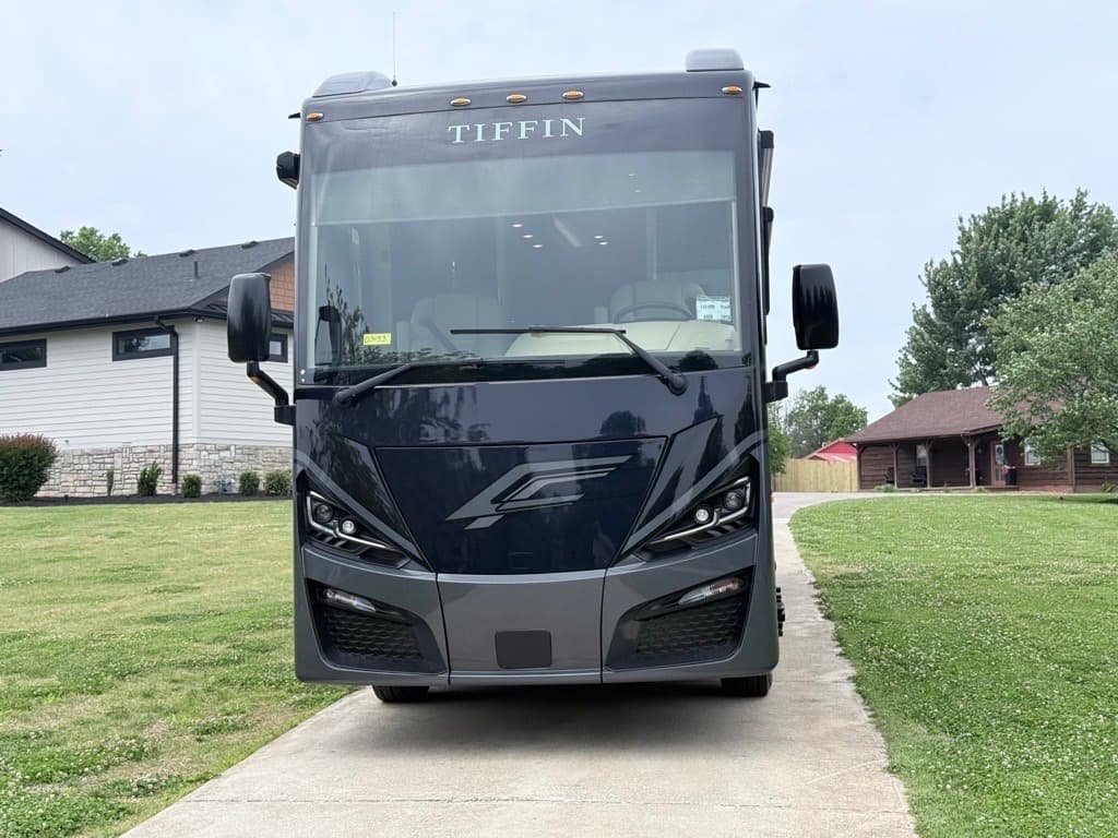 2026 Tiffin 2026 Tiffin Phaeton - thumbnail 9