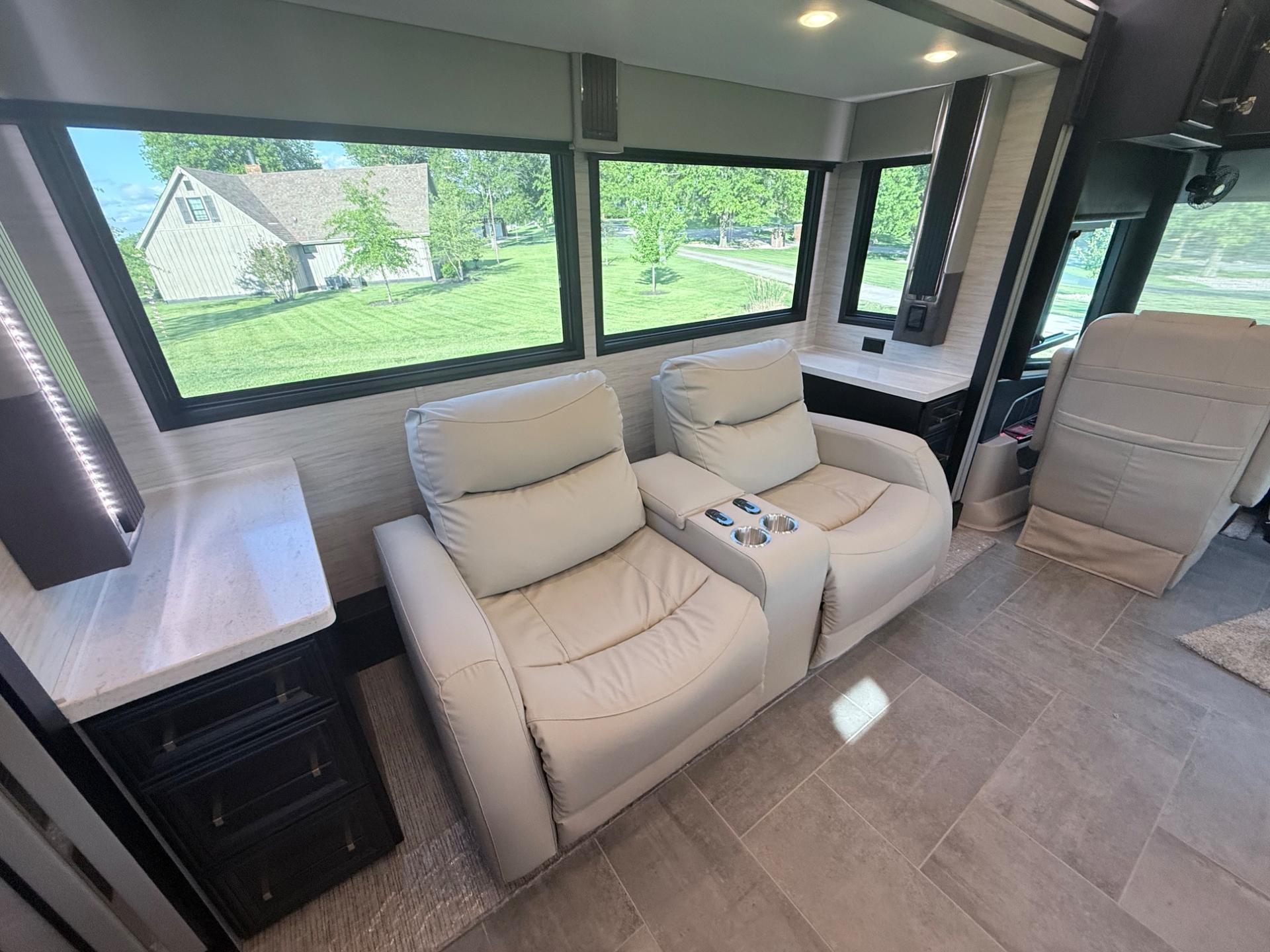 2026 Tiffin 2026 Tiffin Allegro Bus - thumbnail 17