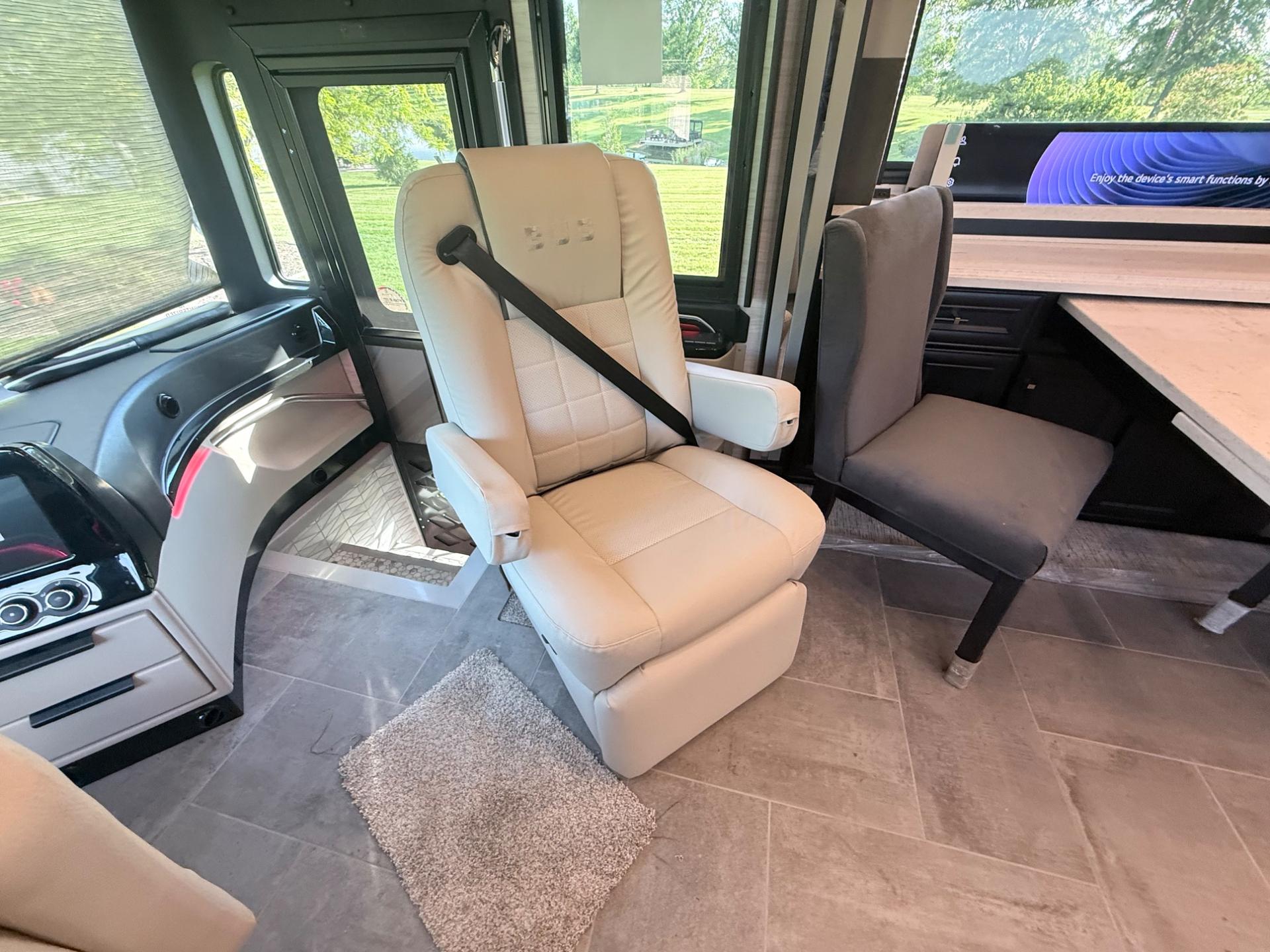2026 Tiffin 2026 Tiffin Allegro Bus - thumbnail 23