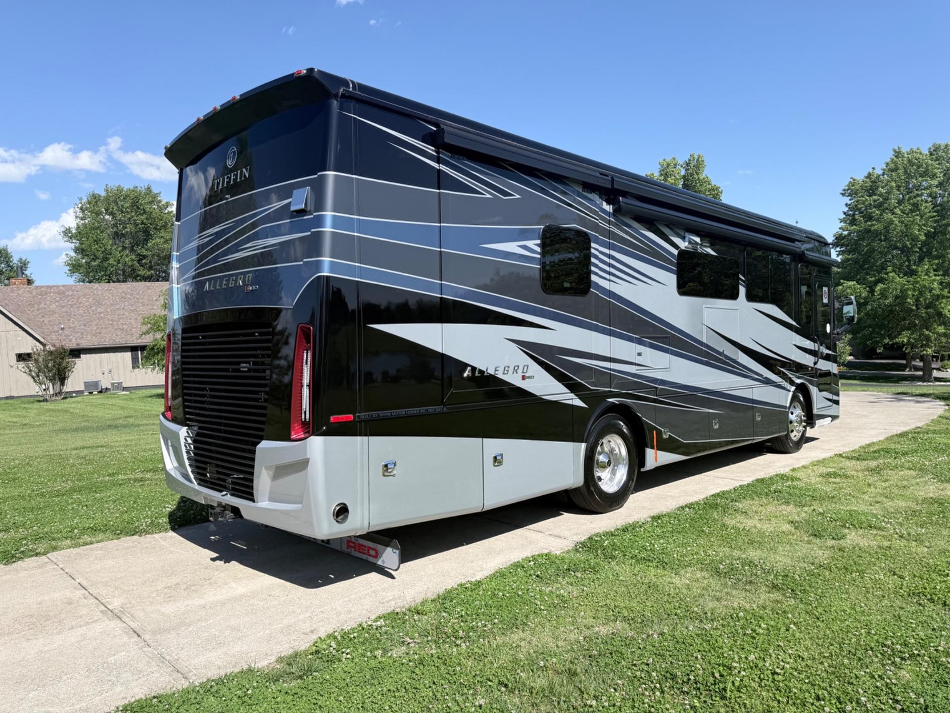 2026 Tiffin 2026 Tiffin Allegro Red - thumbnail 5