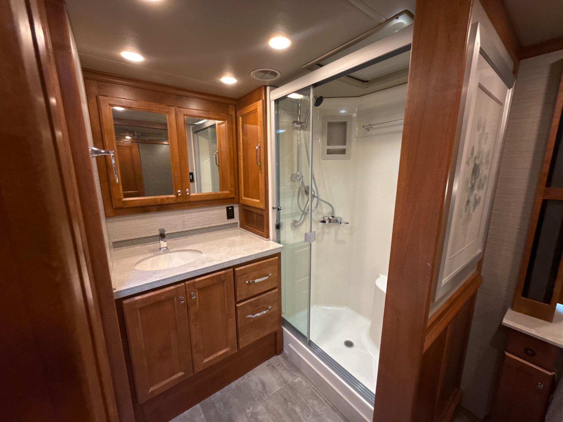 2020 Tiffin 2020 Tiffin Allegro Red - thumbnail 35