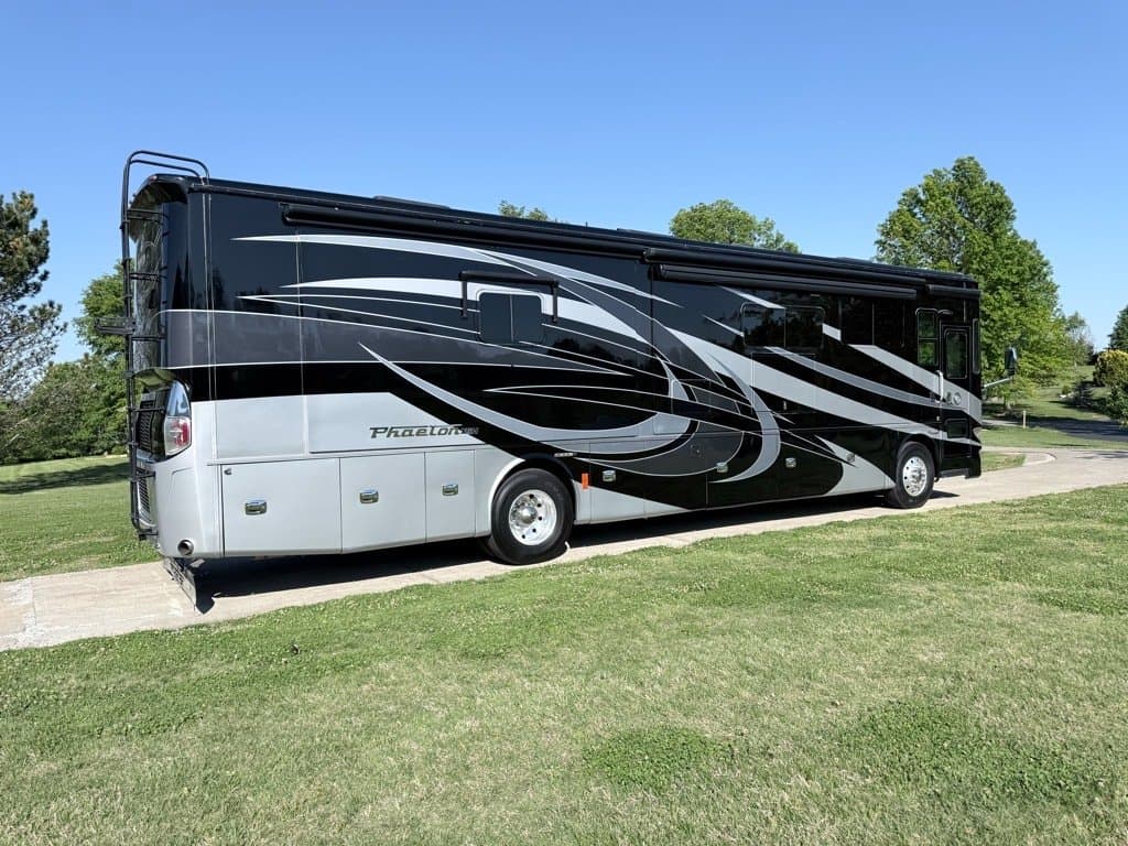 2019 Tiffin 2019 Tiffin Phaeton - thumbnail 4