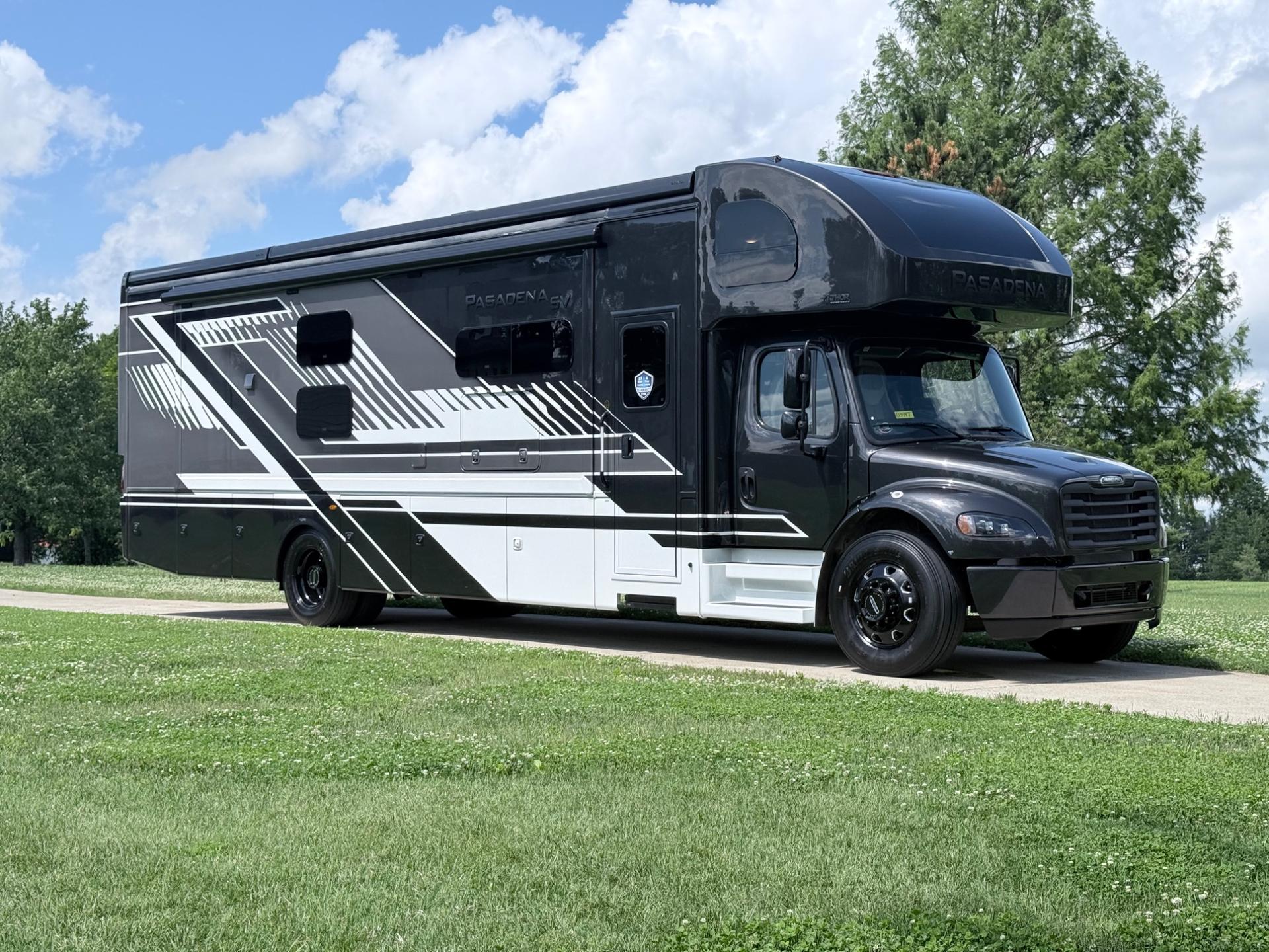 2027 Thor Motor Coach Pasadena