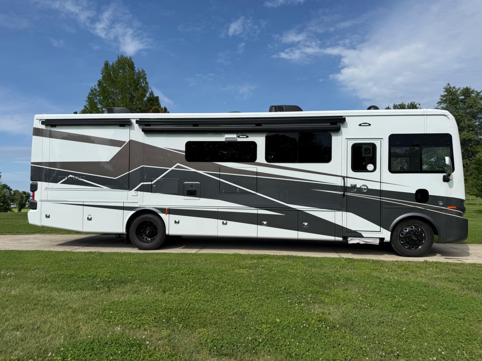 2027 TIFFIN MOTORHOMES 2027 TIFFIN MOTORHOMES Allegro Open Road  - thumbnail 2