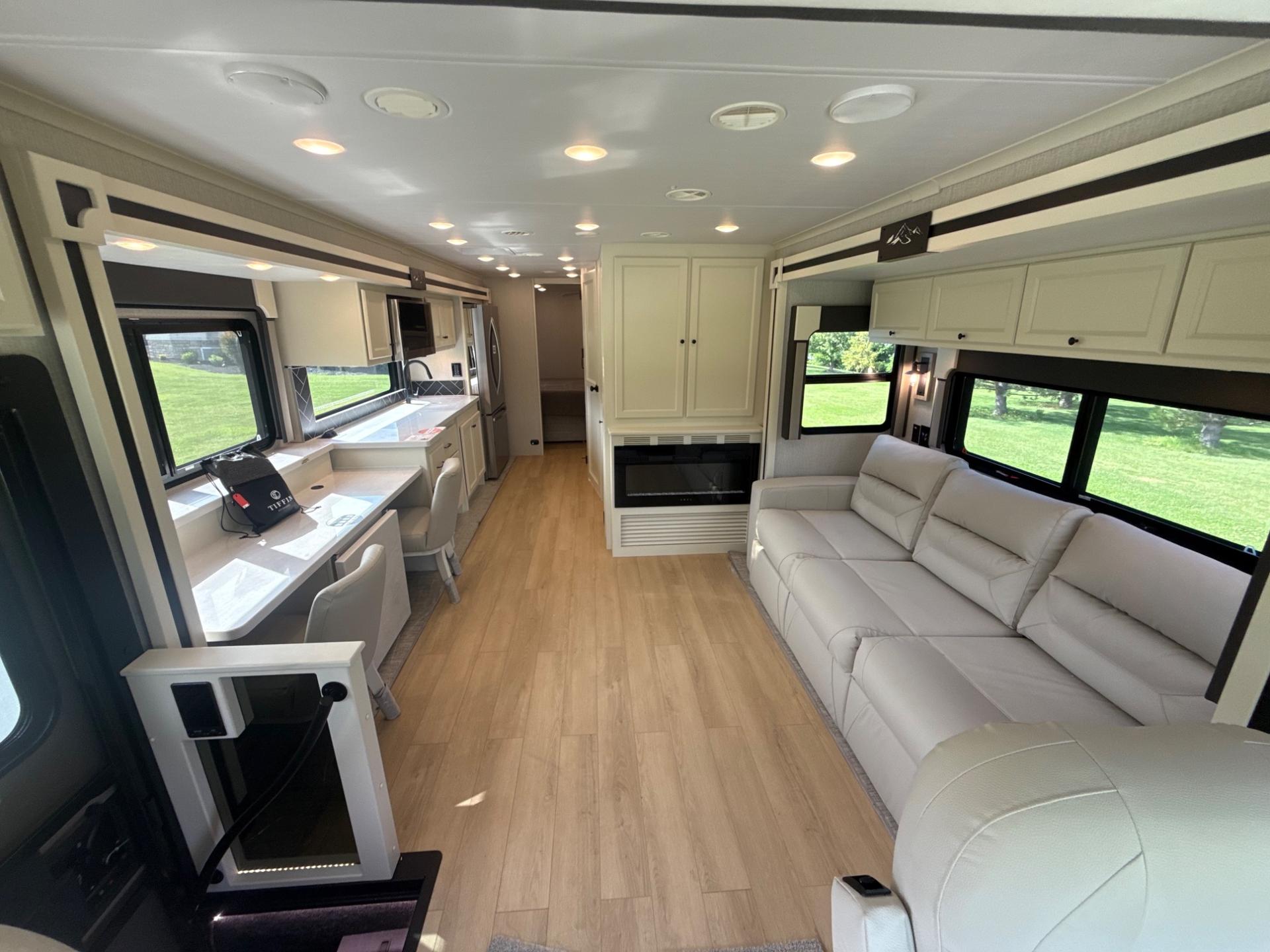 2027 TIFFIN MOTORHOMES 2027 TIFFIN MOTORHOMES Allegro Open Road  - thumbnail 8