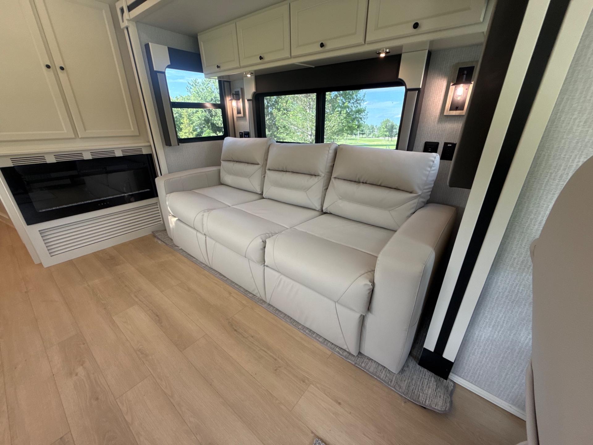 2027 TIFFIN MOTORHOMES 2027 TIFFIN MOTORHOMES Allegro Open Road  - thumbnail 9