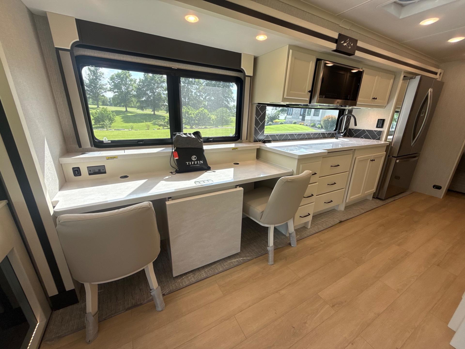 2027 TIFFIN MOTORHOMES 2027 TIFFIN MOTORHOMES Allegro Open Road  - thumbnail 13
