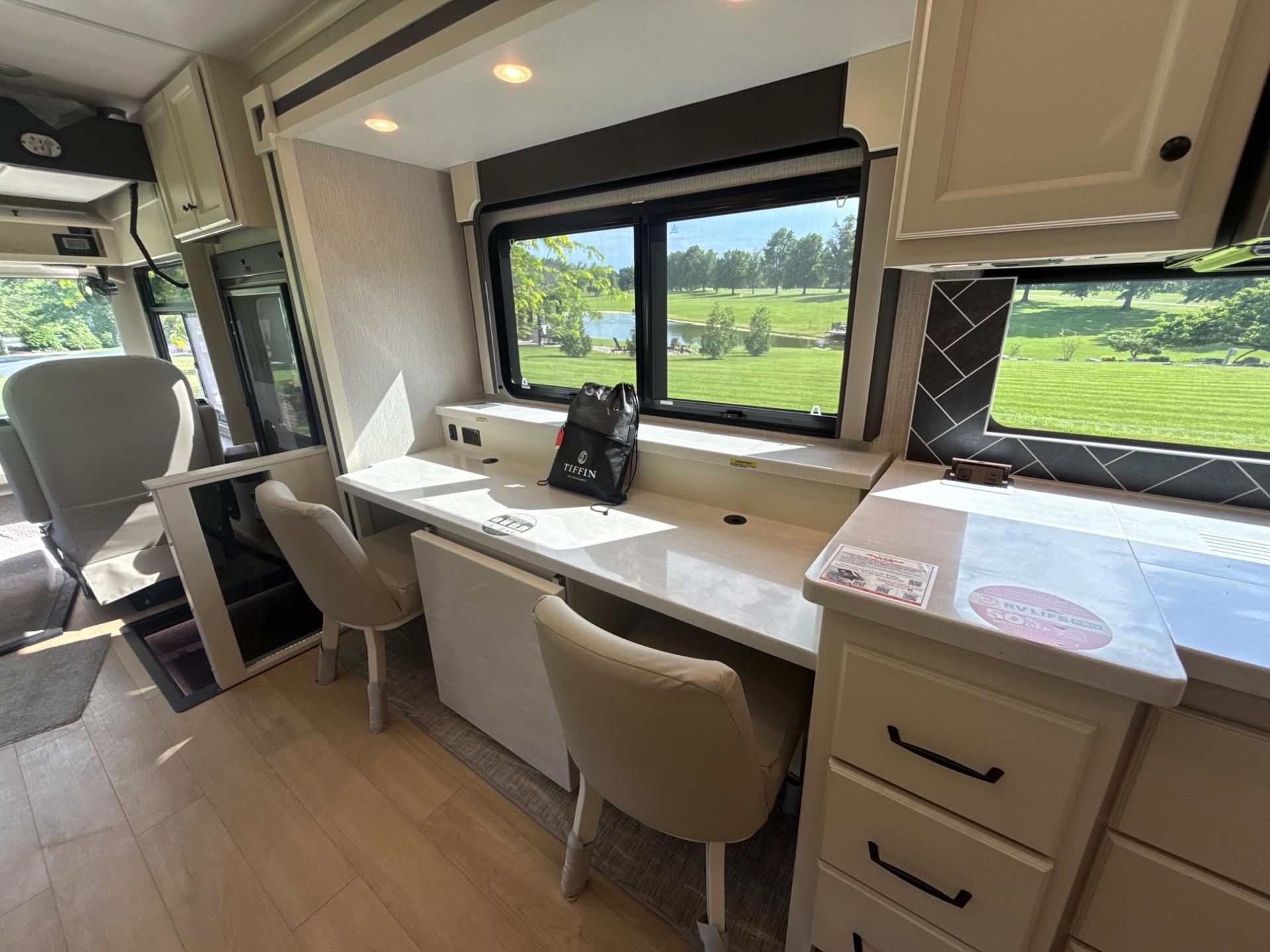 2027 TIFFIN MOTORHOMES 2027 TIFFIN MOTORHOMES Allegro Open Road  - thumbnail 14