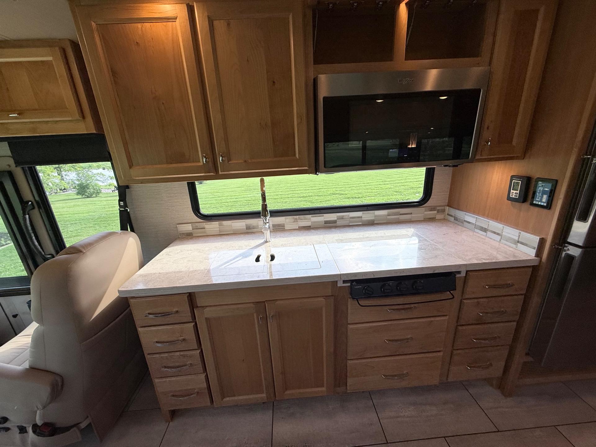 2021 TIFFIN MOTORHOMES 2021 TIFFIN MOTORHOMES ALLEGRO RED - thumbnail 15