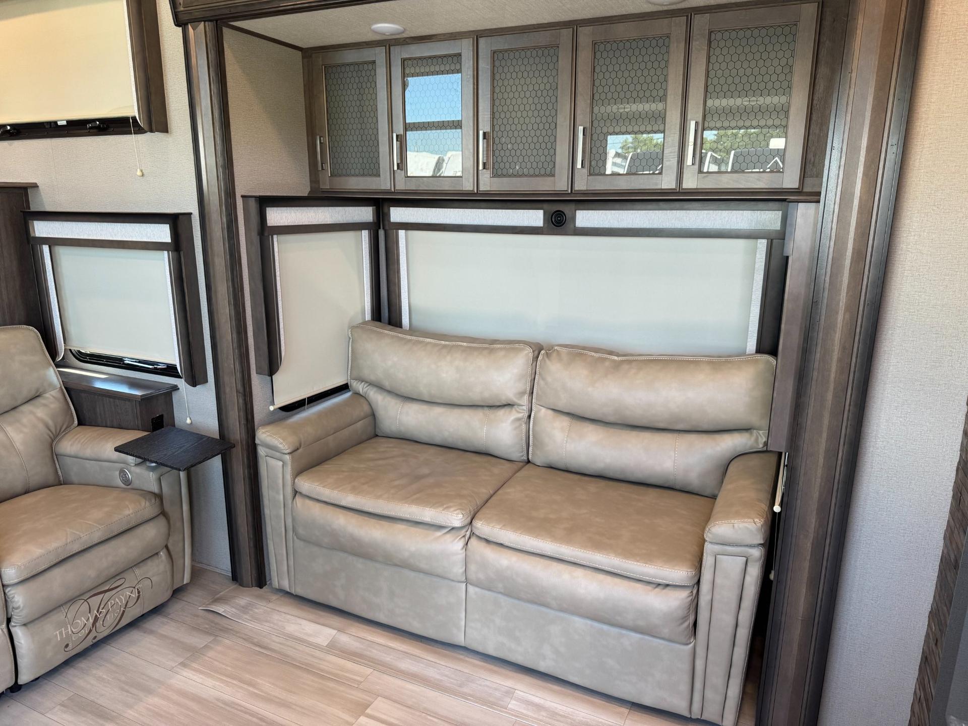 2021 Grand Design 2021 Grand Design 390RK-R - thumbnail 9