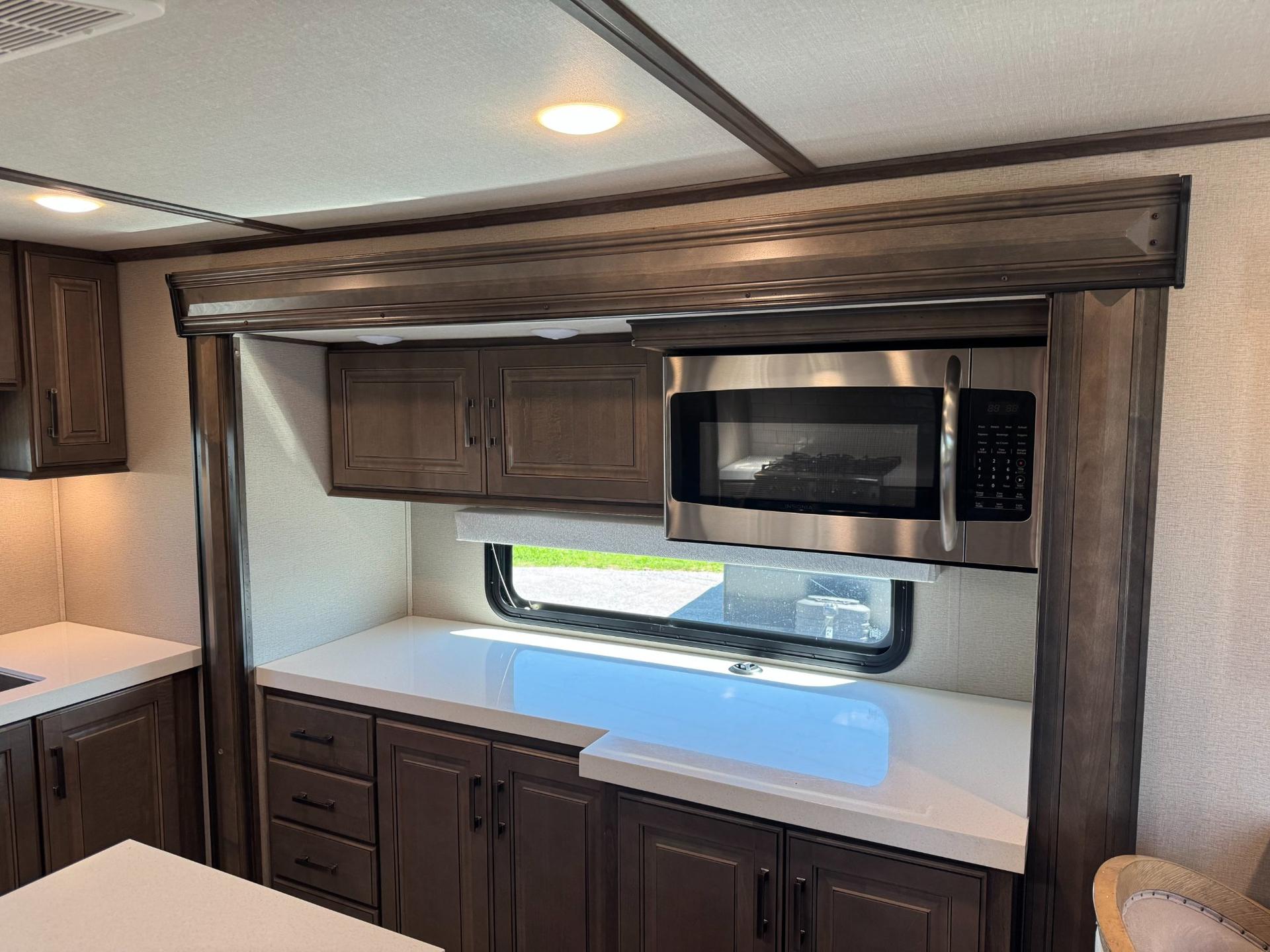 2021 Grand Design 2021 Grand Design 390RK-R - thumbnail 14