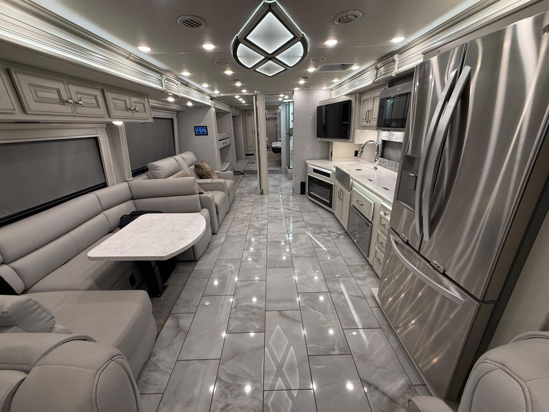 2025 Holiday Rambler  2025 Holiday Rambler  Armada  - thumbnail 8