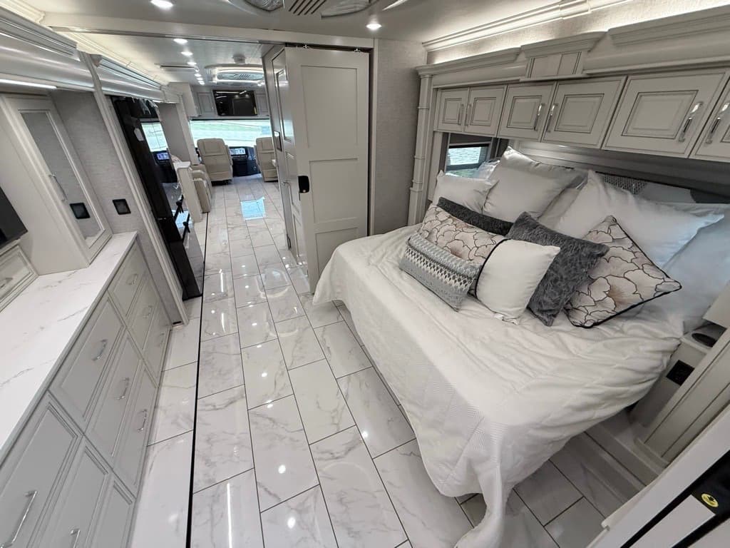 2027 American Coach 2027 American Coach American Dream - thumbnail 28