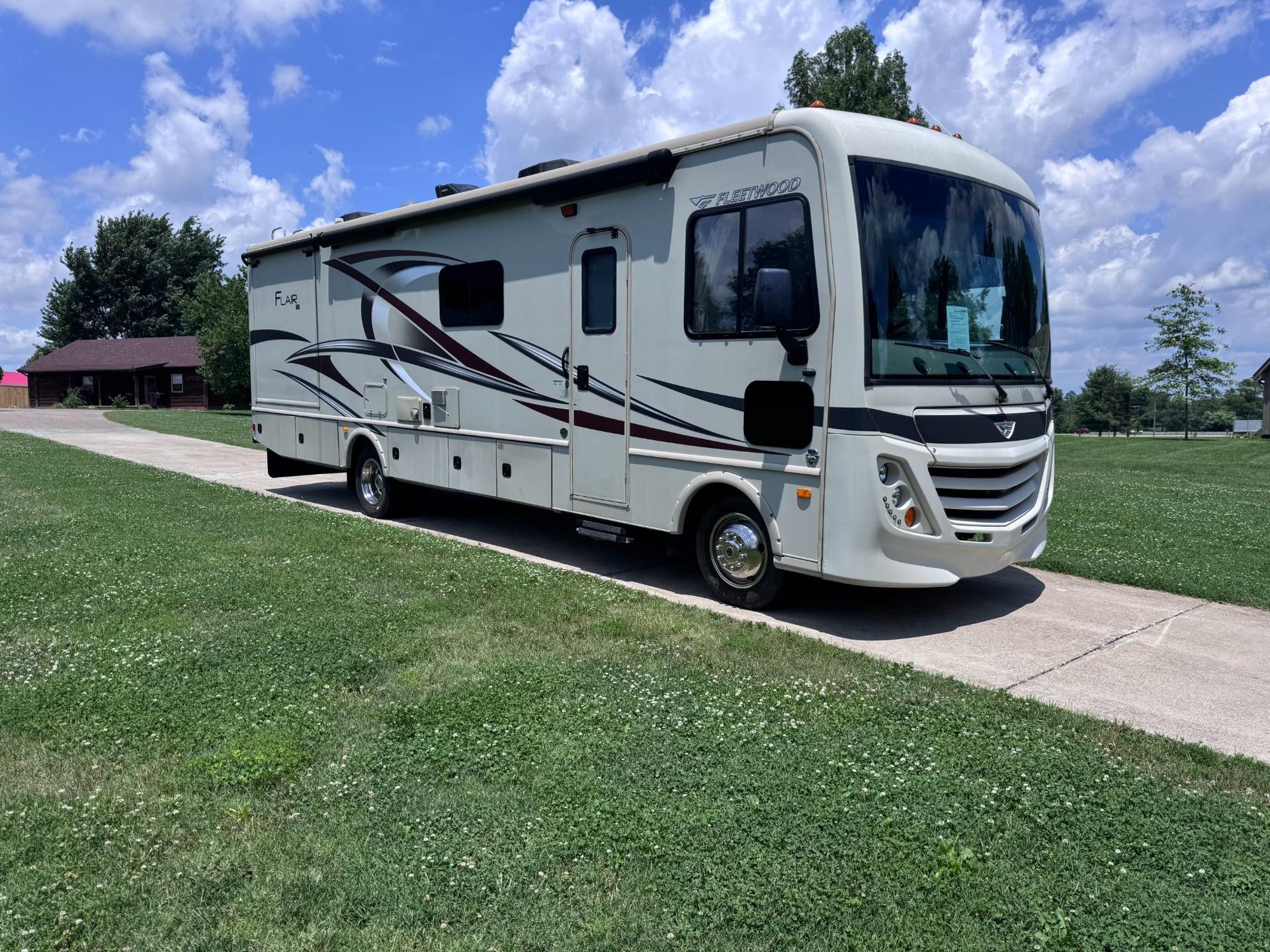2017 Fleetwood Flair  LXE