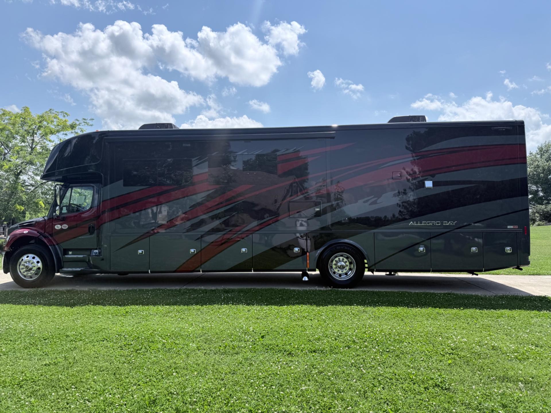 2027 TIFFIN MOTORHOMES 2027 TIFFIN MOTORHOMES Allegro Bay  - thumbnail 6
