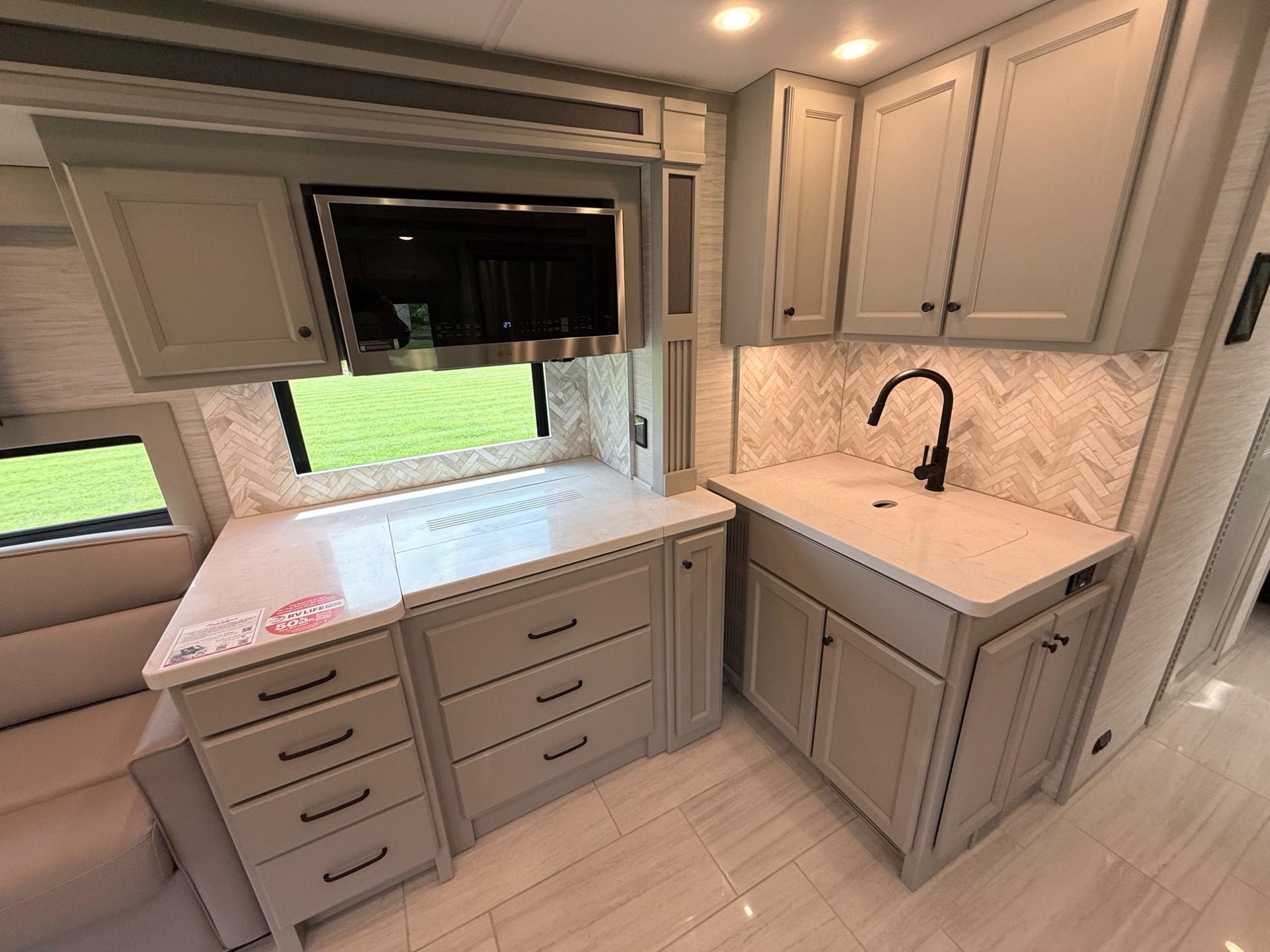 2027 TIFFIN MOTORHOMES 2027 TIFFIN MOTORHOMES Allegro Bay  - thumbnail 16