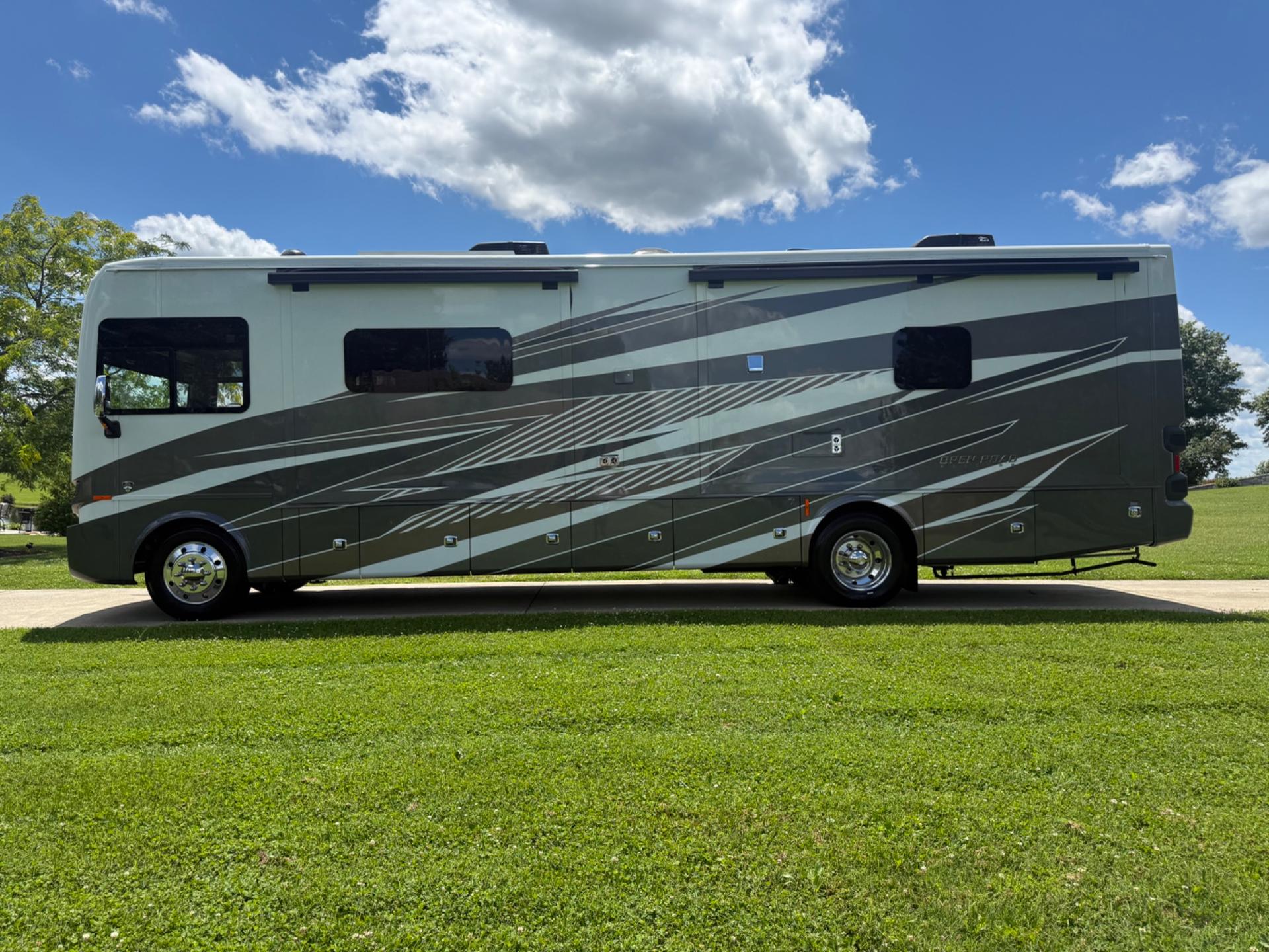 2027 TIFFIN MOTORHOMES 2027 TIFFIN MOTORHOMES Allegro Open Road - thumbnail 6