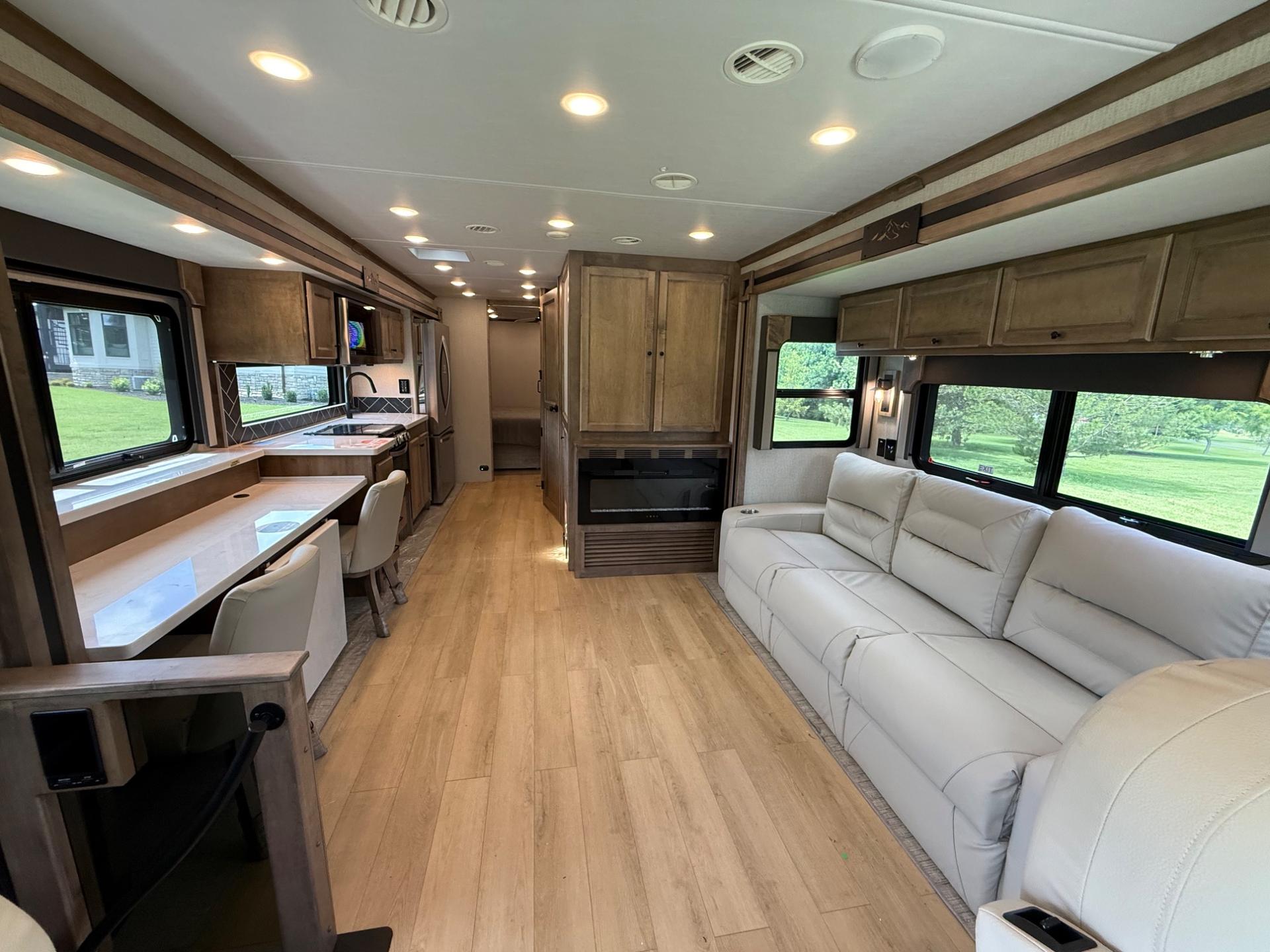 2027 TIFFIN MOTORHOMES 2027 TIFFIN MOTORHOMES Allegro Open Road - thumbnail 13