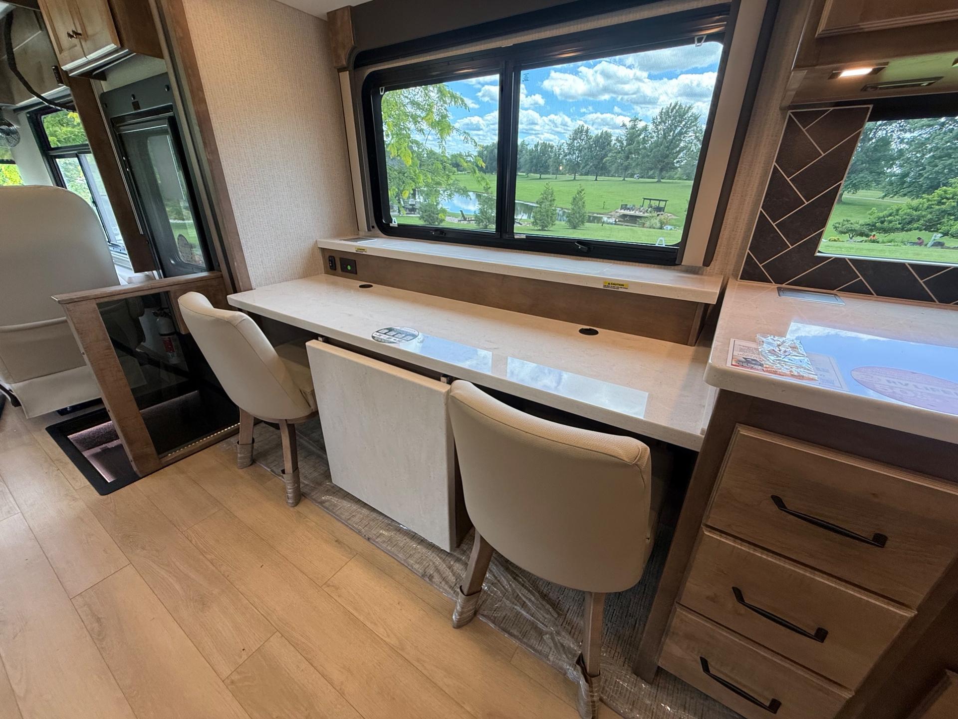 2027 TIFFIN MOTORHOMES 2027 TIFFIN MOTORHOMES Allegro Open Road - thumbnail 19