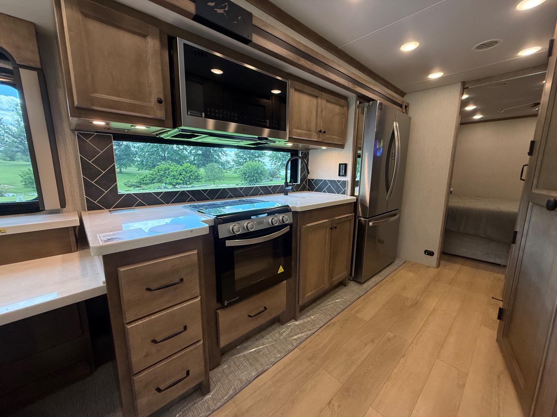 2027 TIFFIN MOTORHOMES 2027 TIFFIN MOTORHOMES Allegro Open Road - thumbnail 22
