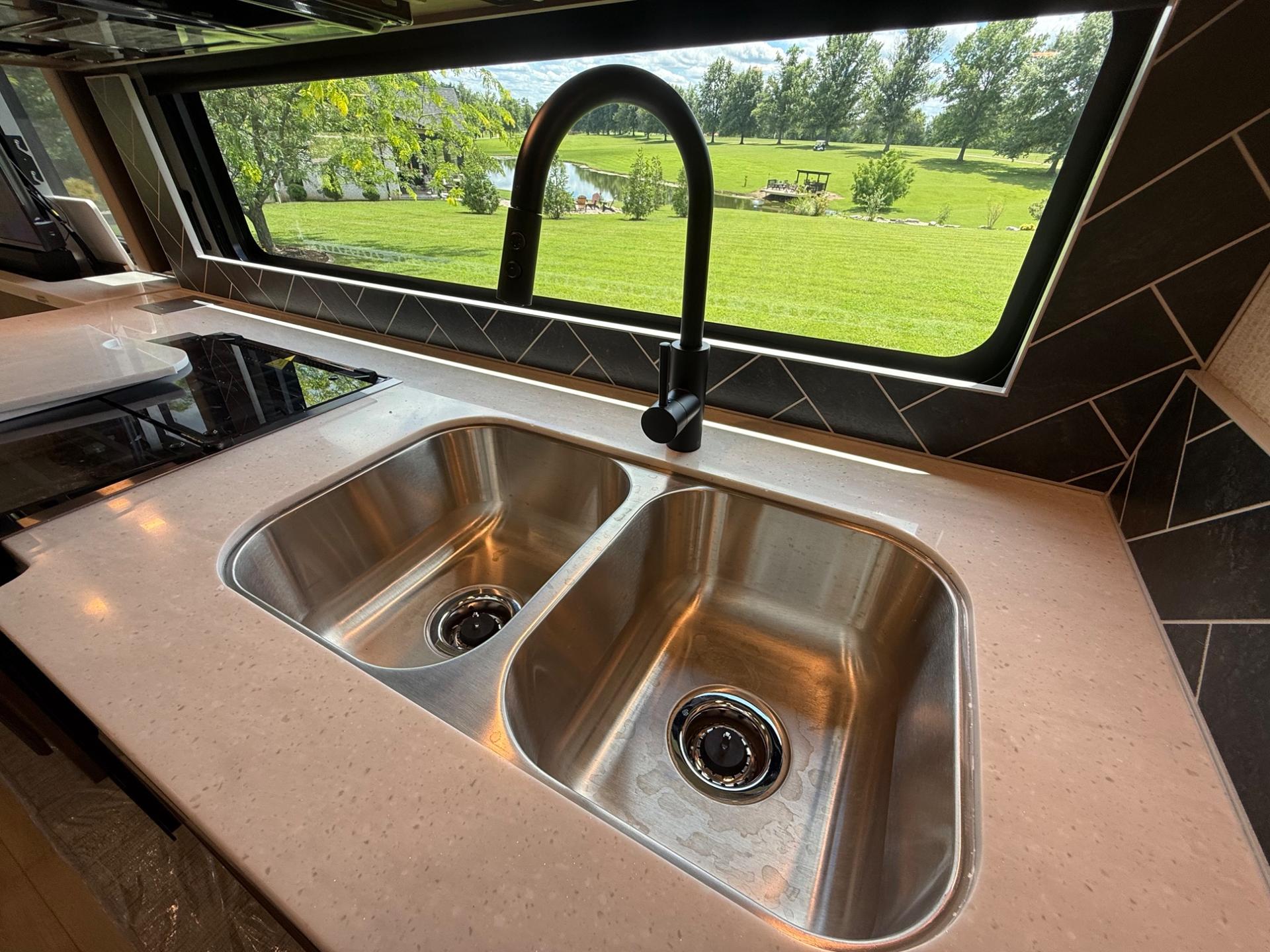 2027 TIFFIN MOTORHOMES 2027 TIFFIN MOTORHOMES Allegro Open Road - thumbnail 26
