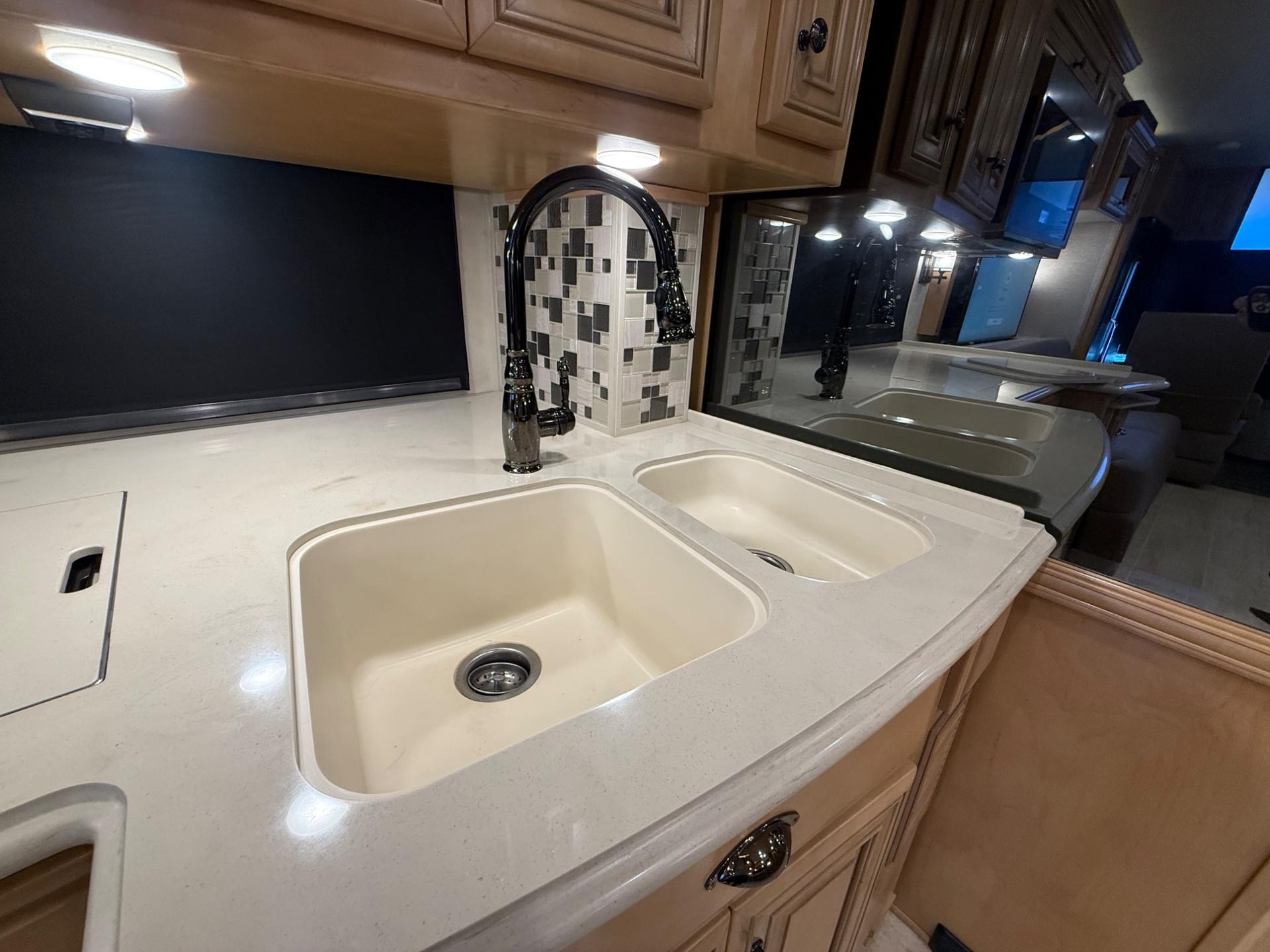 2020 Newmar  2020 Newmar  Dutchstar  - thumbnail 35