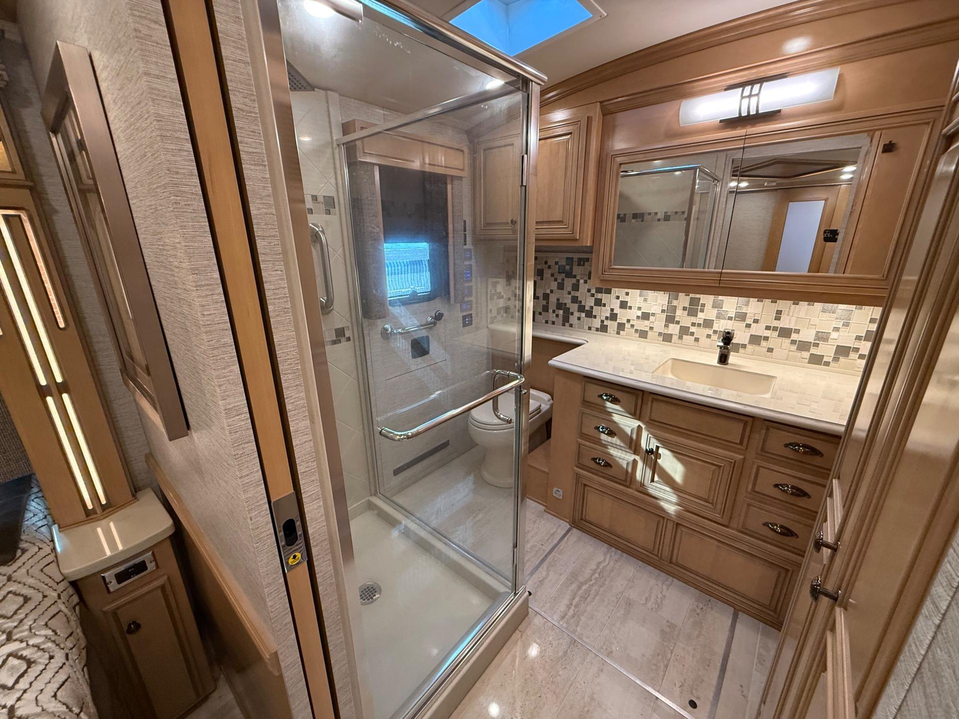 2020 Newmar  2020 Newmar  Dutchstar  - thumbnail 49