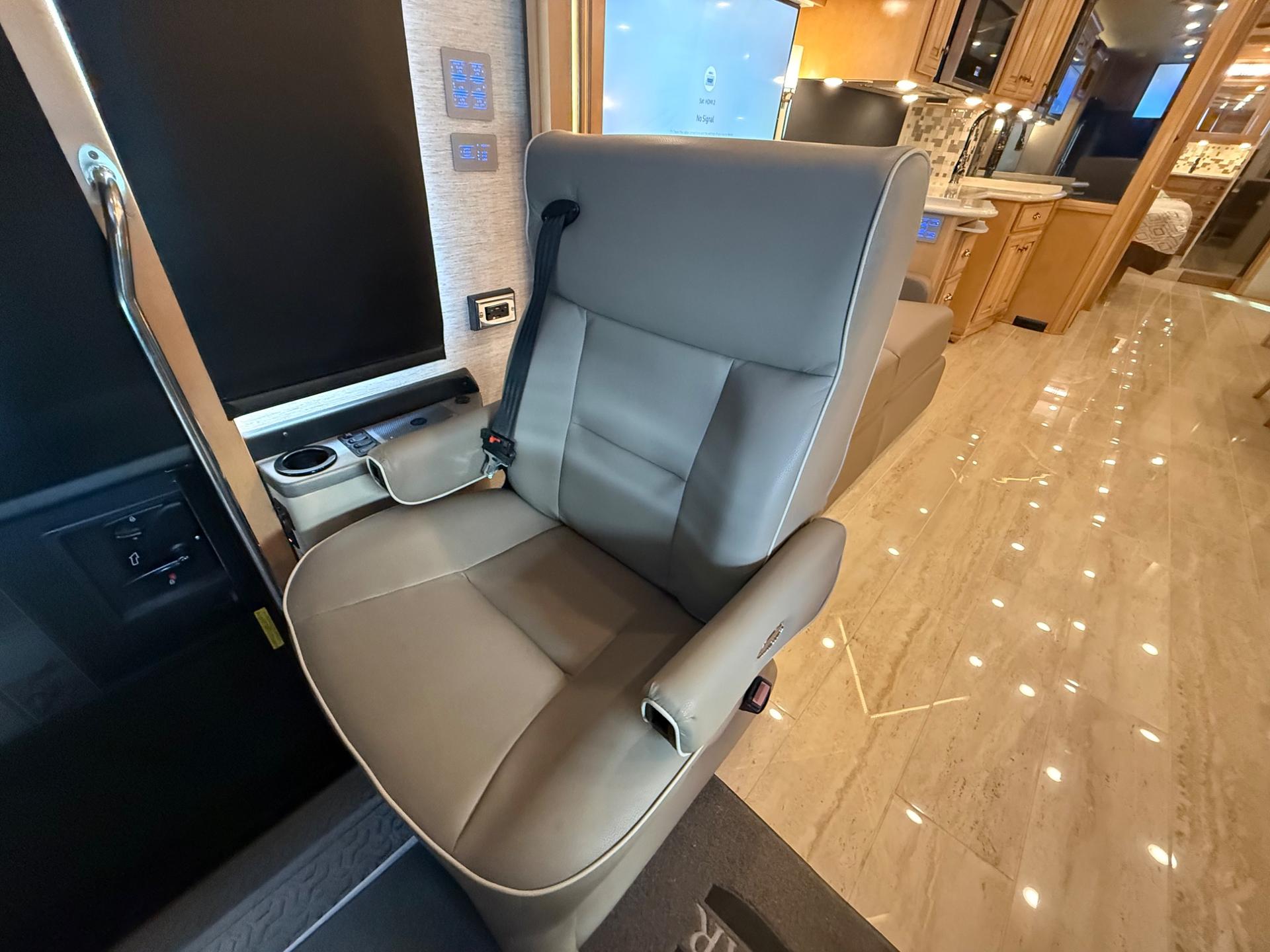 2020 Newmar  2020 Newmar  Dutchstar  - thumbnail 60