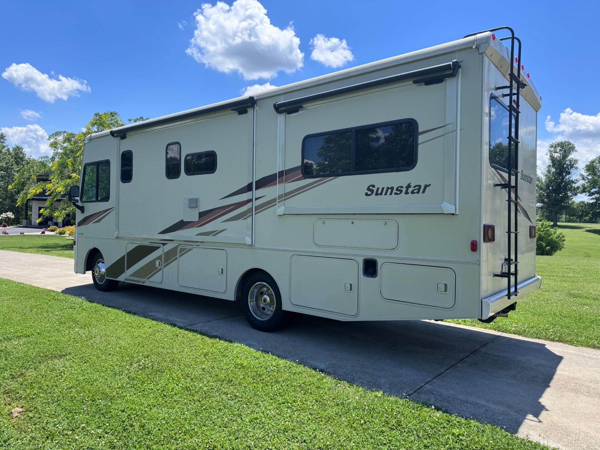2019 Winnebago 2019 Winnebago Sunstar - thumbnail 4