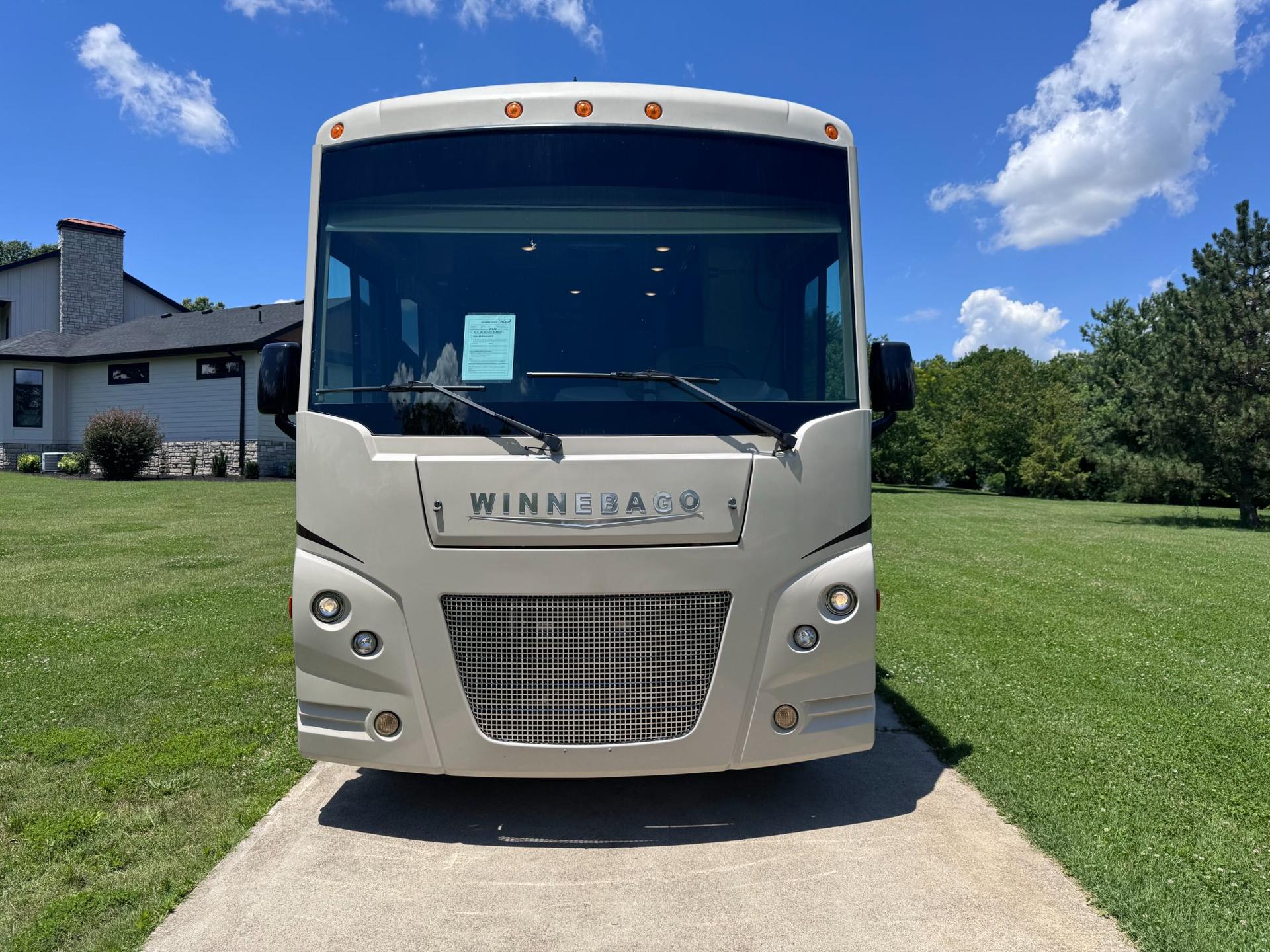 2019 Winnebago 2019 Winnebago Sunstar - thumbnail 7