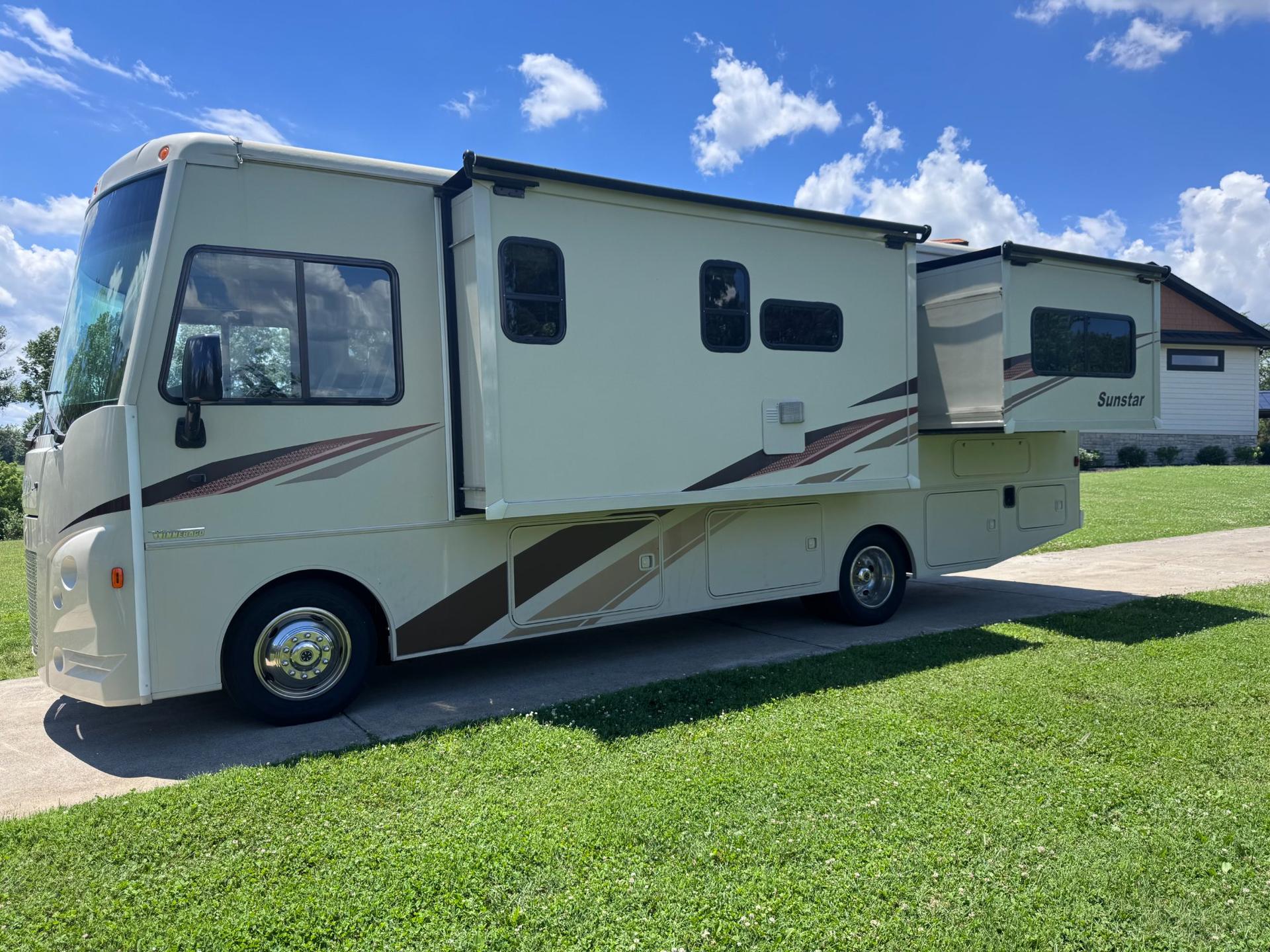 2019 Winnebago 2019 Winnebago Sunstar - thumbnail 10