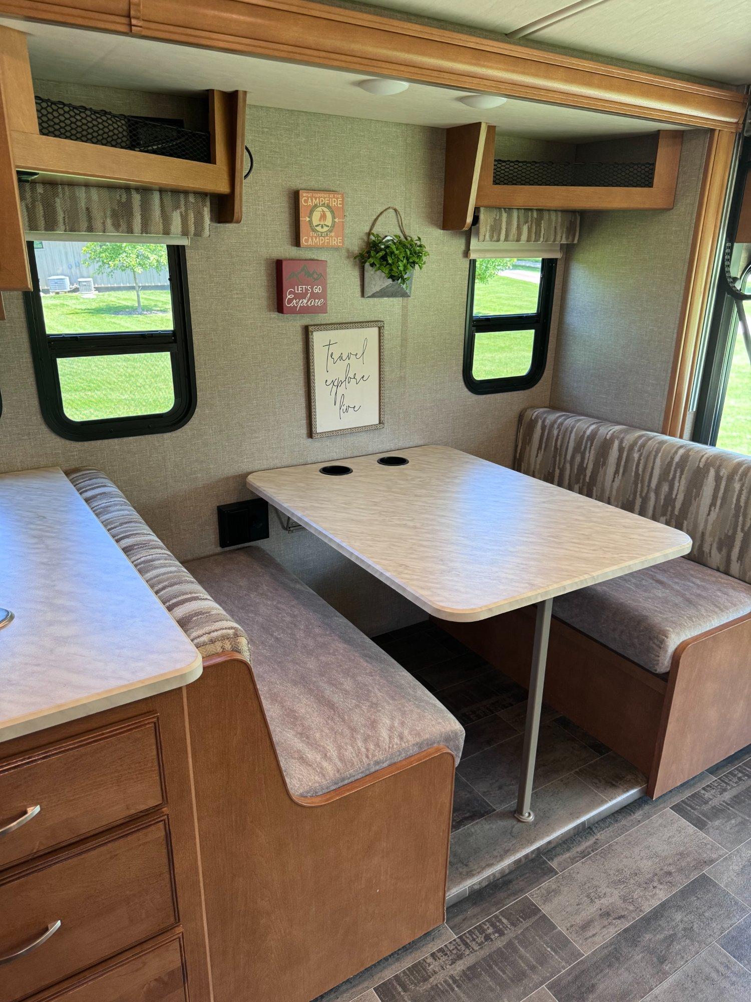 2019 Winnebago 2019 Winnebago Sunstar - thumbnail 22