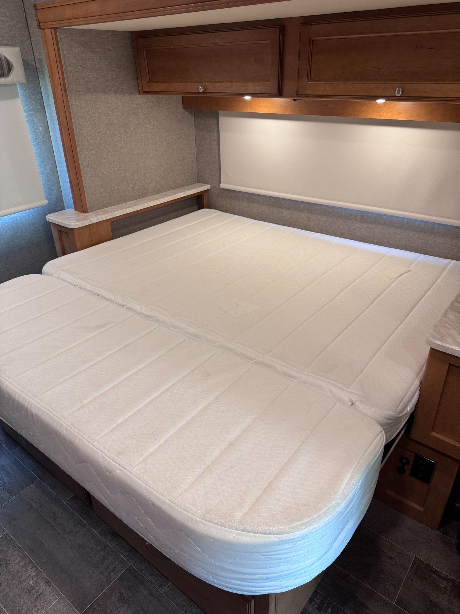 2019 Winnebago 2019 Winnebago Sunstar - thumbnail 32