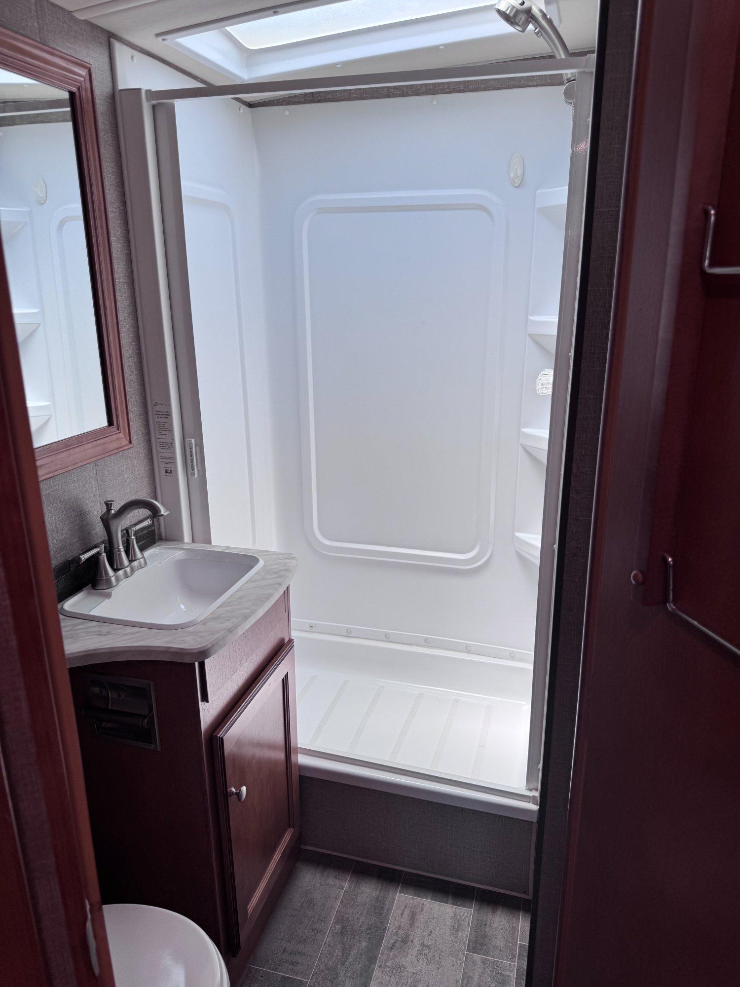 2019 Winnebago 2019 Winnebago Sunstar - thumbnail 33