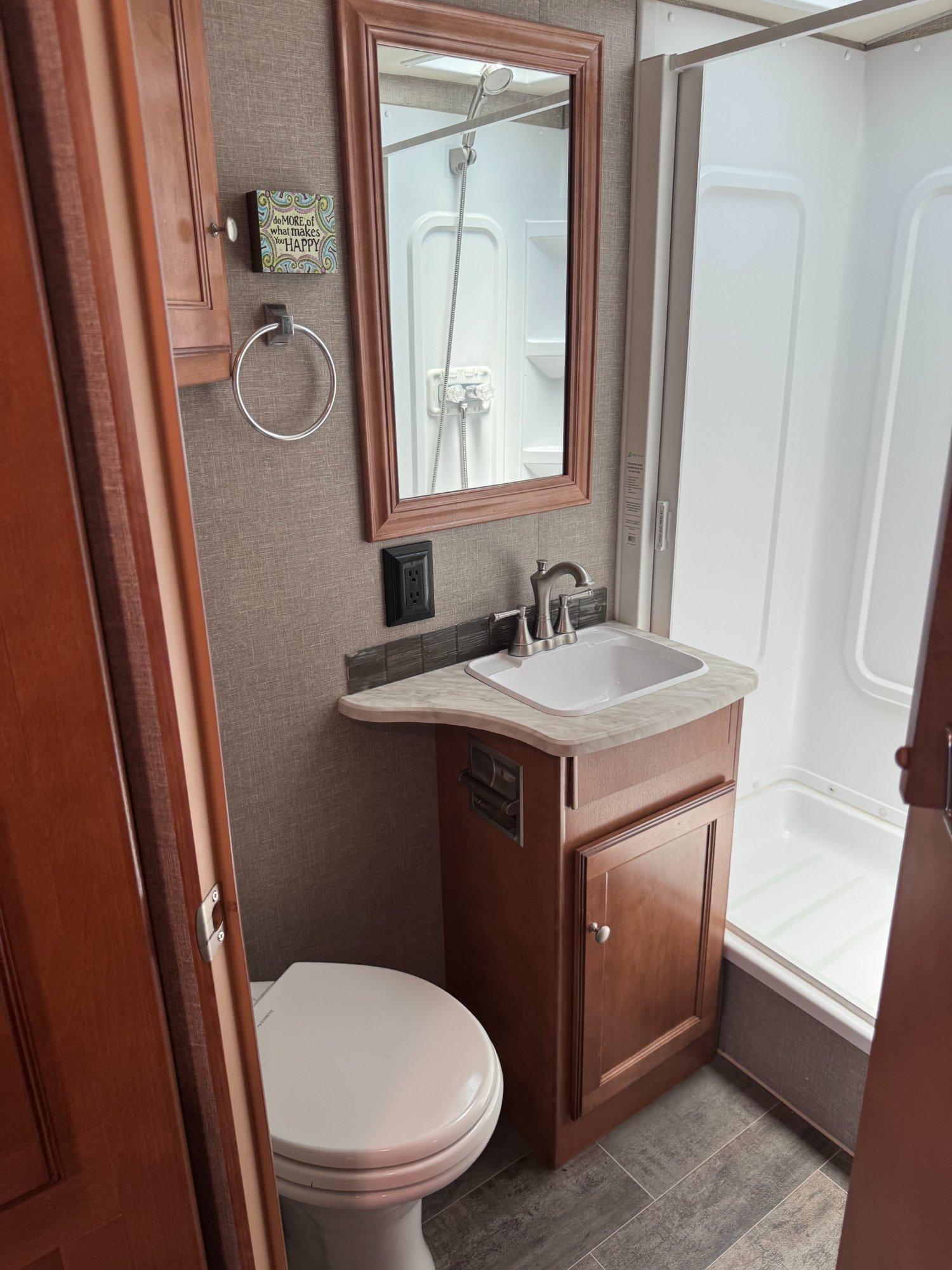 2019 Winnebago 2019 Winnebago Sunstar - thumbnail 34