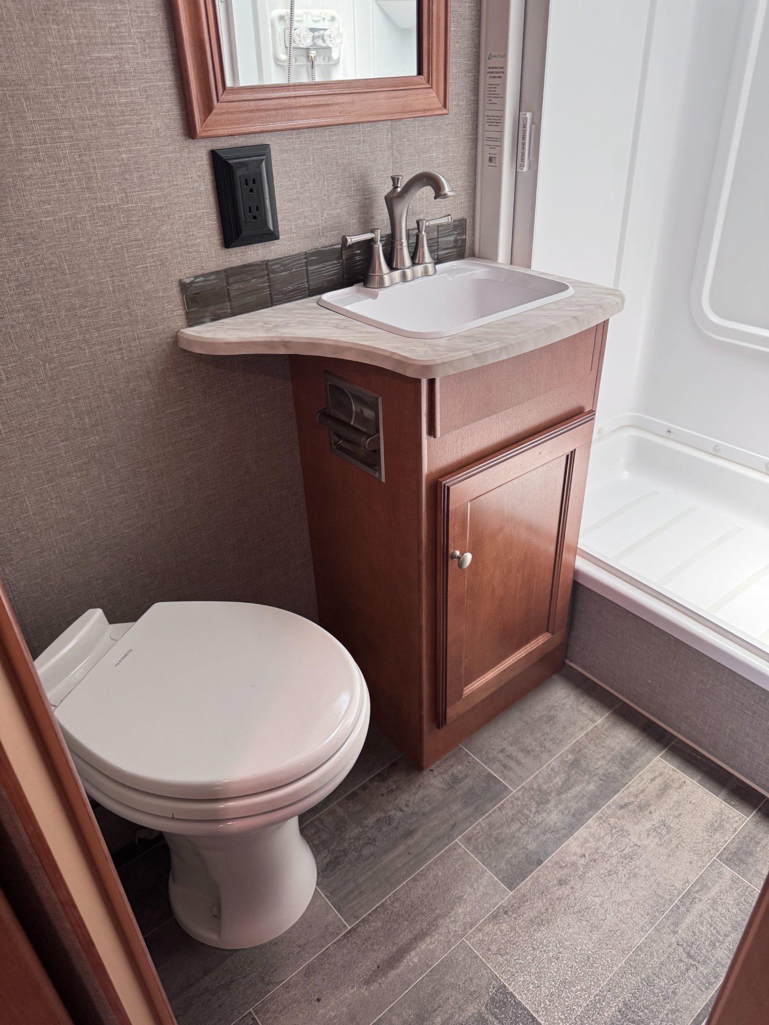 2019 Winnebago 2019 Winnebago Sunstar - thumbnail 36
