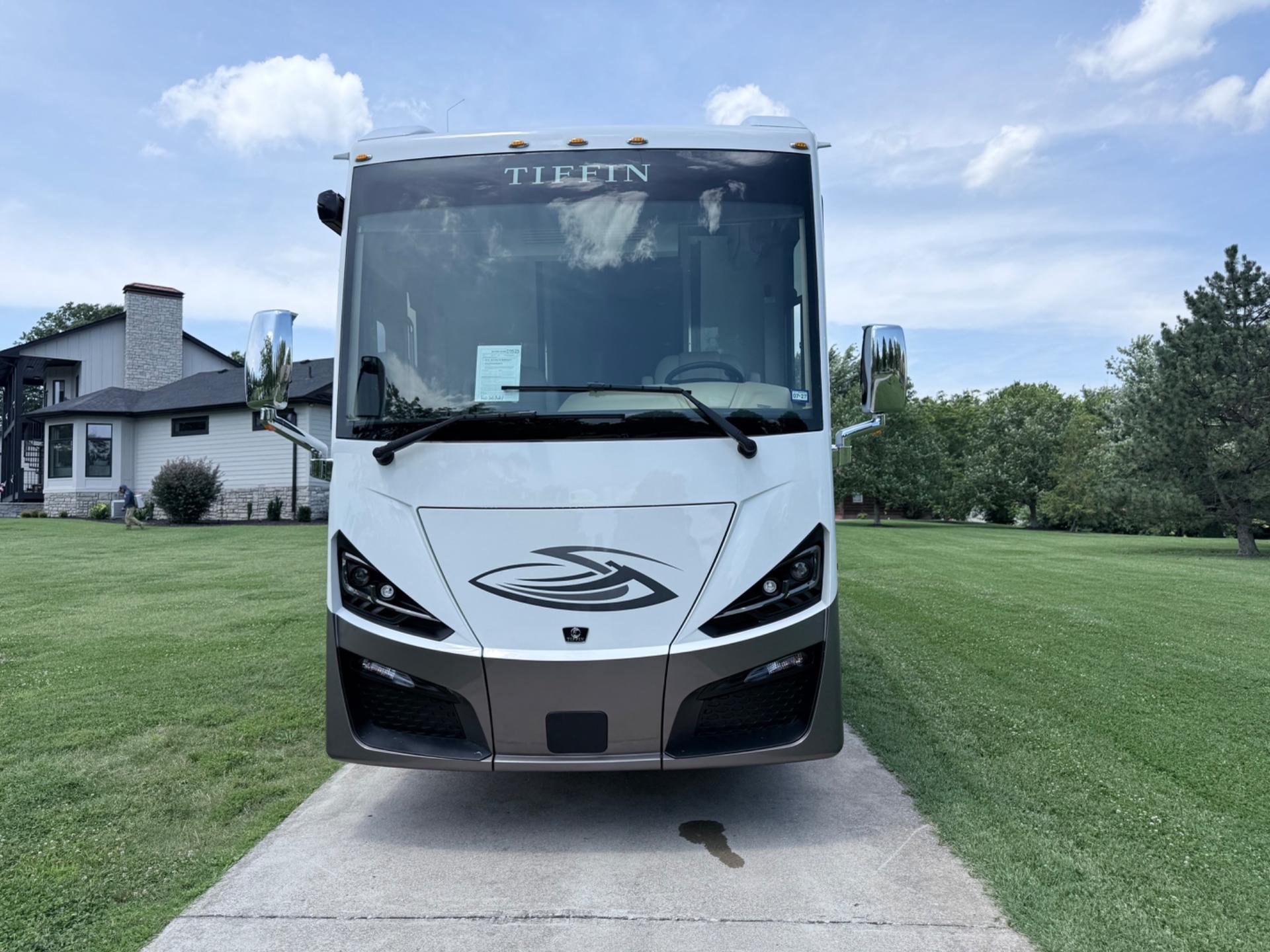 2025 TIFFIN MOTORHOMES 2025 TIFFIN MOTORHOMES Phaeton - thumbnail 9