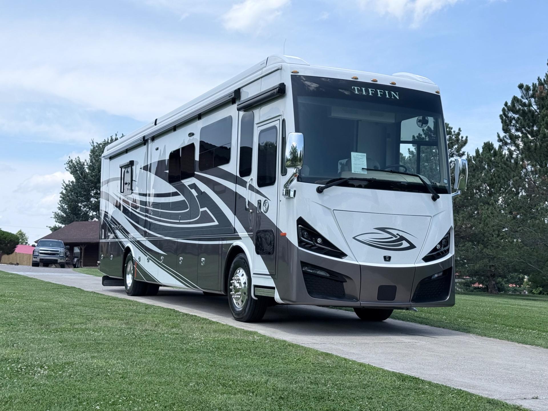 2025 TIFFIN MOTORHOMES 2025 TIFFIN MOTORHOMES Phaeton - thumbnail 10
