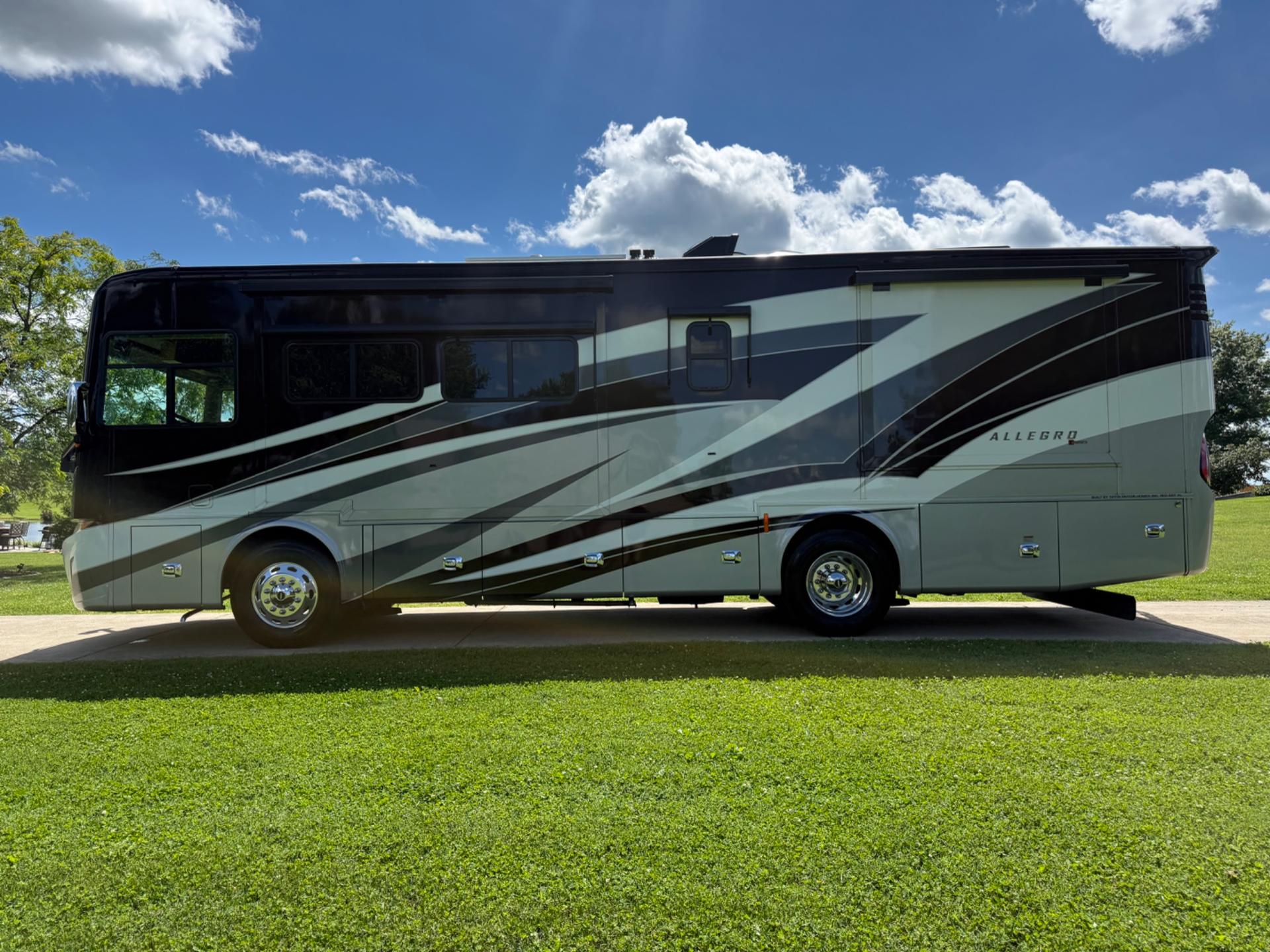 2021 TIFFIN MOTORHOMES 2021 TIFFIN MOTORHOMES Allegro Red - thumbnail 6