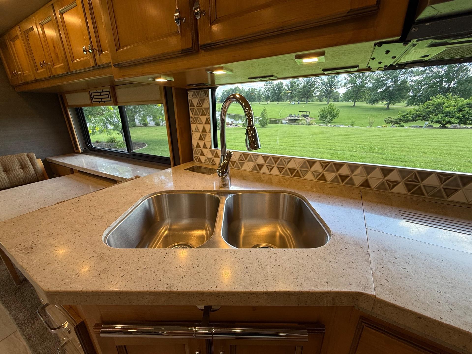 2021 TIFFIN MOTORHOMES 2021 TIFFIN MOTORHOMES Allegro Red - thumbnail 31