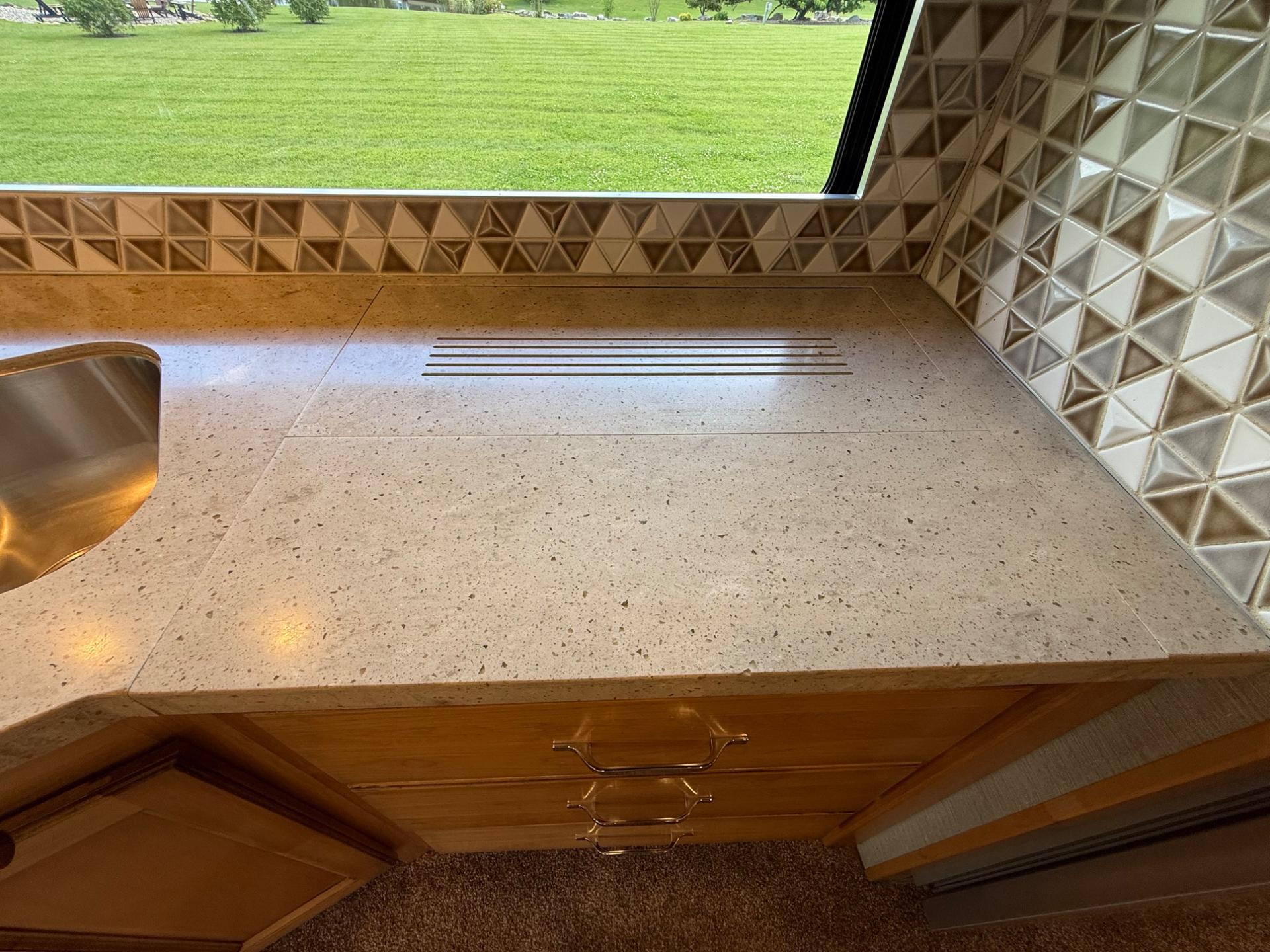 2021 TIFFIN MOTORHOMES 2021 TIFFIN MOTORHOMES Allegro Red - thumbnail 32