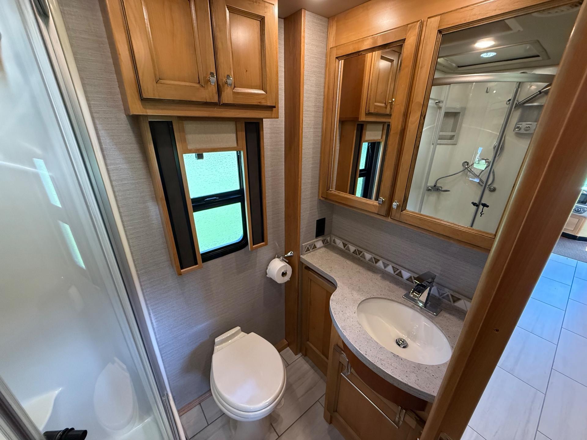 2021 TIFFIN MOTORHOMES 2021 TIFFIN MOTORHOMES Allegro Red - thumbnail 40