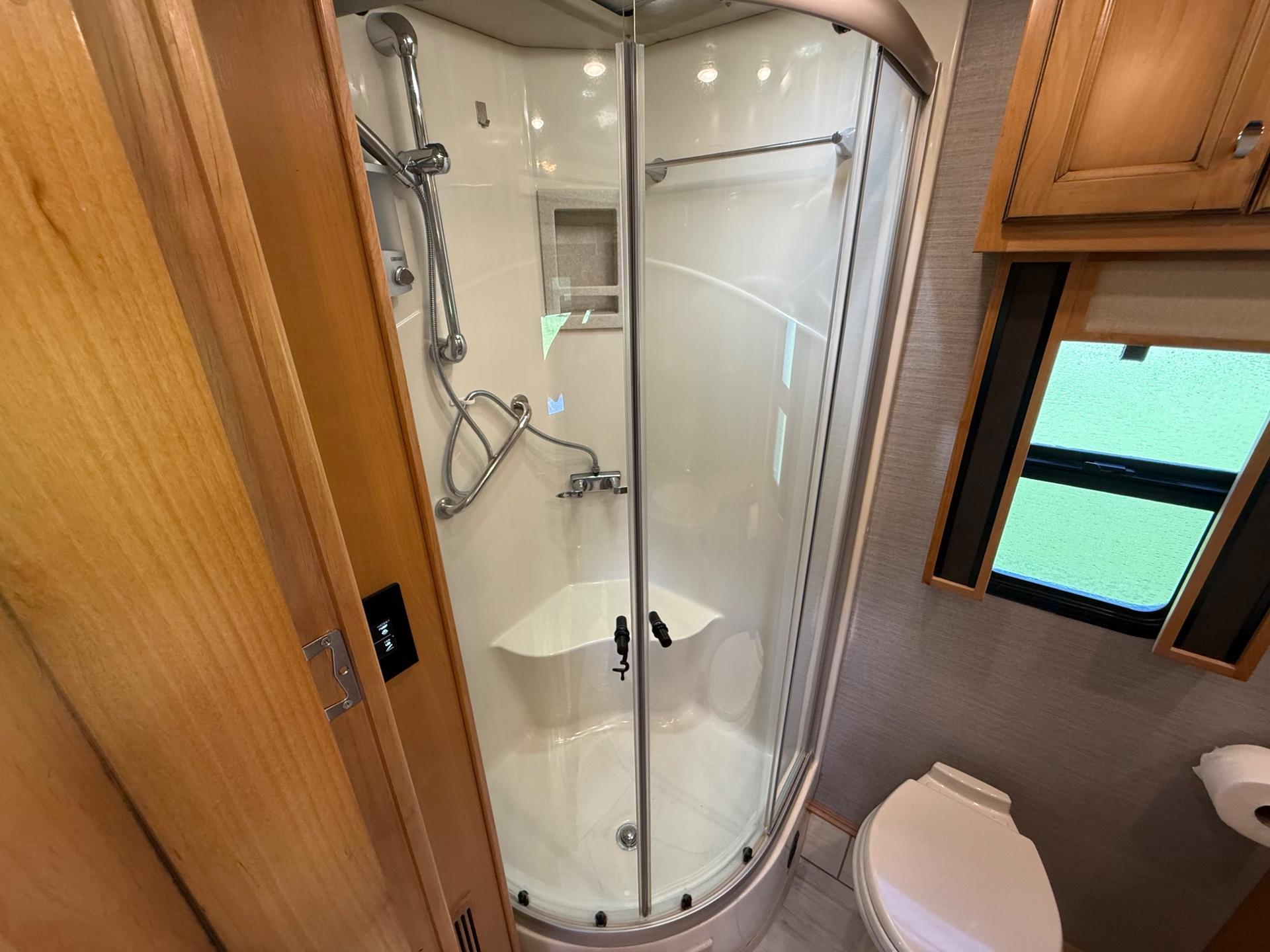 2021 TIFFIN MOTORHOMES 2021 TIFFIN MOTORHOMES Allegro Red - thumbnail 41